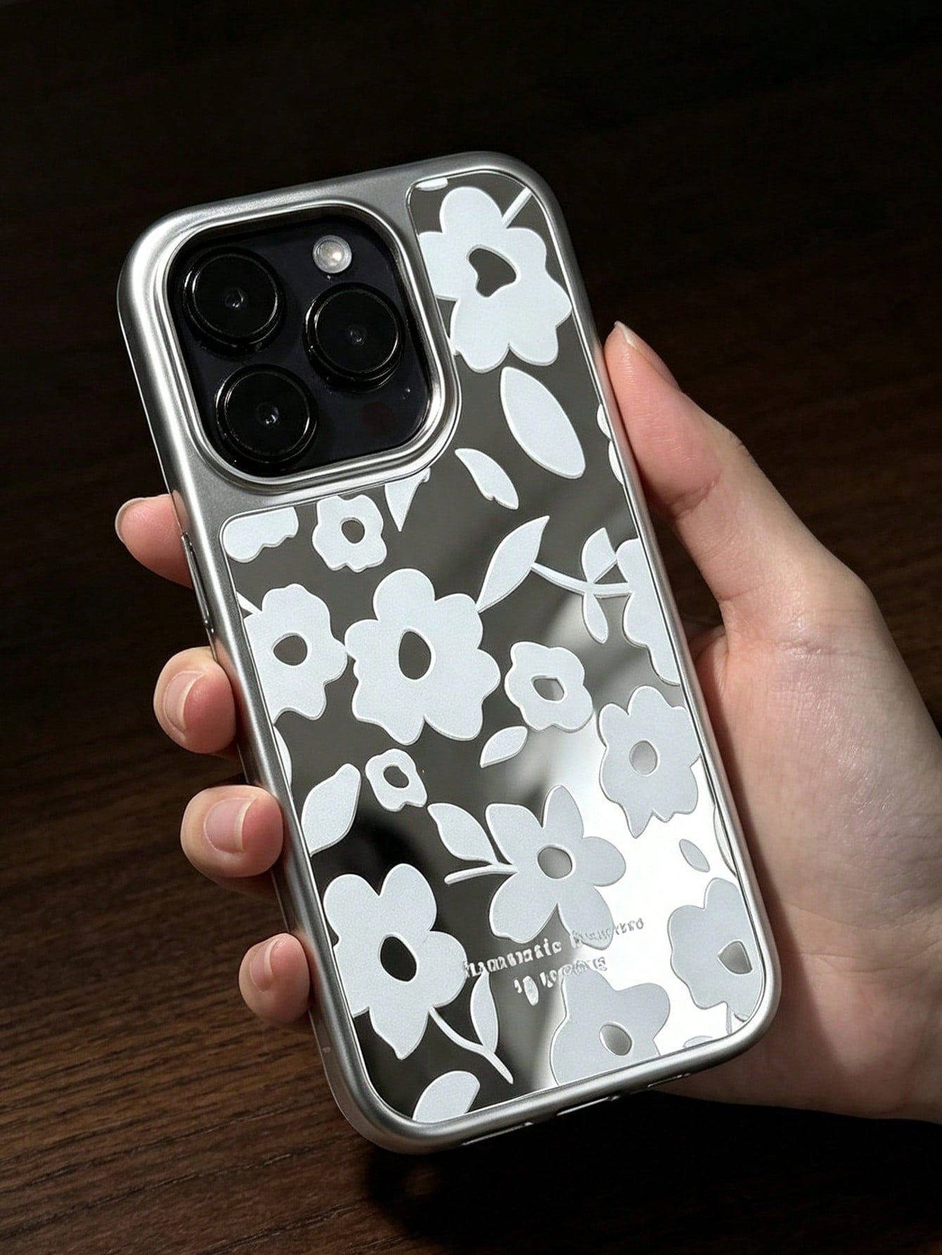 1pc Large Camera Cutout Electroplated Edge Mirror Back Phone Case Elegant White Floral Pattern Anti-Scratch Full Wrap Protective Shell Women Fashion Daily Cellphone Case Compatible With IPhone 11 12 1