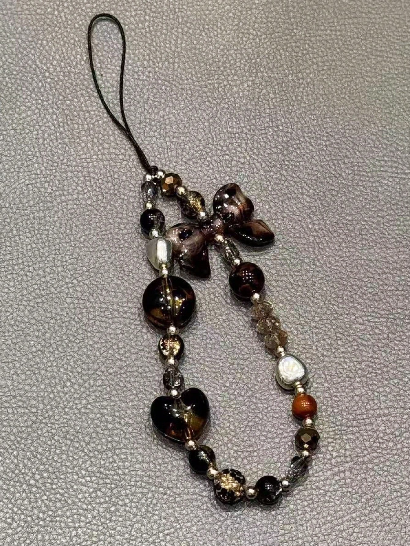 1pc Leopard Print Bow Decor Phone Lanyard, Handmade Beaded Phone Pendant, Phone Strap, CD/Camera Anti-Lost Chain, Bag Charm, Keychain, Compatible With Apple IPod Pro Bluetooth Earphone Case, Autumn/Wi