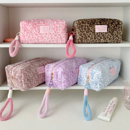 1pc Leopard Print Plush Makeup Bag With Convenient Handle, Warm In Winter. Available In Multiple Colors, This Multi-Functional Storage Bag Can Also Be Used To Store Makeup Brushes, Skincare Products