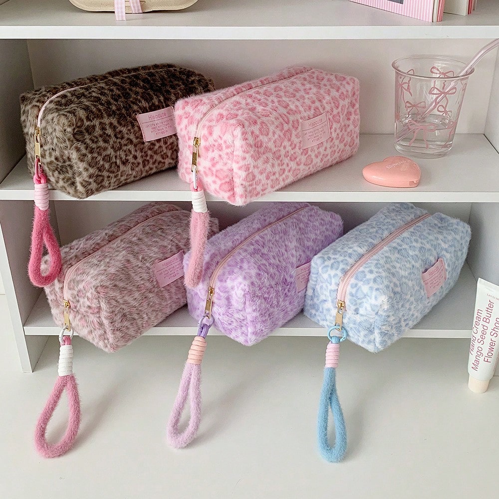 1pc Leopard Print Plush Makeup Bag With Convenient Handle, Warm In Winter. Available In Multiple Colors, This Multi-Functional Storage Bag Can Also Be Used To Store Makeup Brushes, Skincare Products