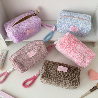 1pc Leopard Print Plush Makeup Bag With Convenient Handle, Warm In Winter. Available In Multiple Colors, This Multi-Functional Storage Bag Can Also Be Used To Store Makeup Brushes, Skincare Products