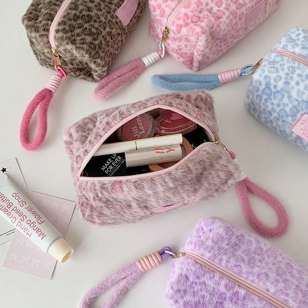 1pc Leopard Print Plush Makeup Bag With Convenient Handle, Warm In Winter. Available In Multiple Colors, This Multi-Functional Storage Bag Can Also Be Used To Store Makeup Brushes, Skincare Products
