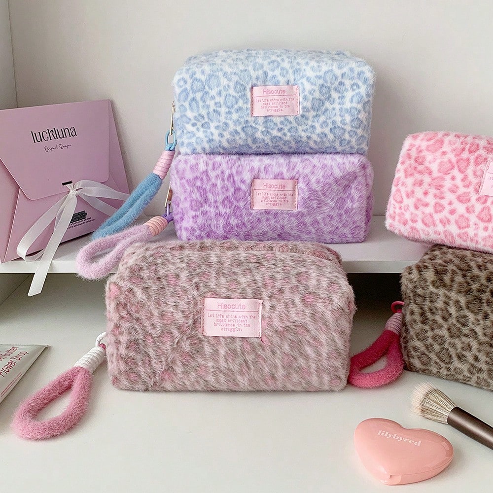 1pc Leopard Print Plush Makeup Bag With Convenient Handle, Warm In Winter. Available In Multiple Colors, This Multi-Functional Storage Bag Can Also Be Used To Store Makeup Brushes, Skincare Products