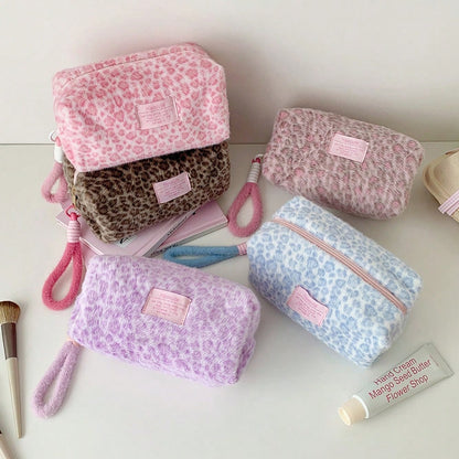 1pc Leopard Print Plush Makeup Bag With Convenient Handle, Warm In Winter. Available In Multiple Colors, This Multi-Functional Storage Bag Can Also Be Used To Store Makeup Brushes, Skincare Products