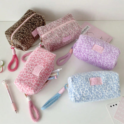 1pc Leopard Print Plush Makeup Bag With Convenient Handle, Warm In Winter. Available In Multiple Colors, This Multi-Functional Storage Bag Can Also Be Used To Store Makeup Brushes, Skincare Products
