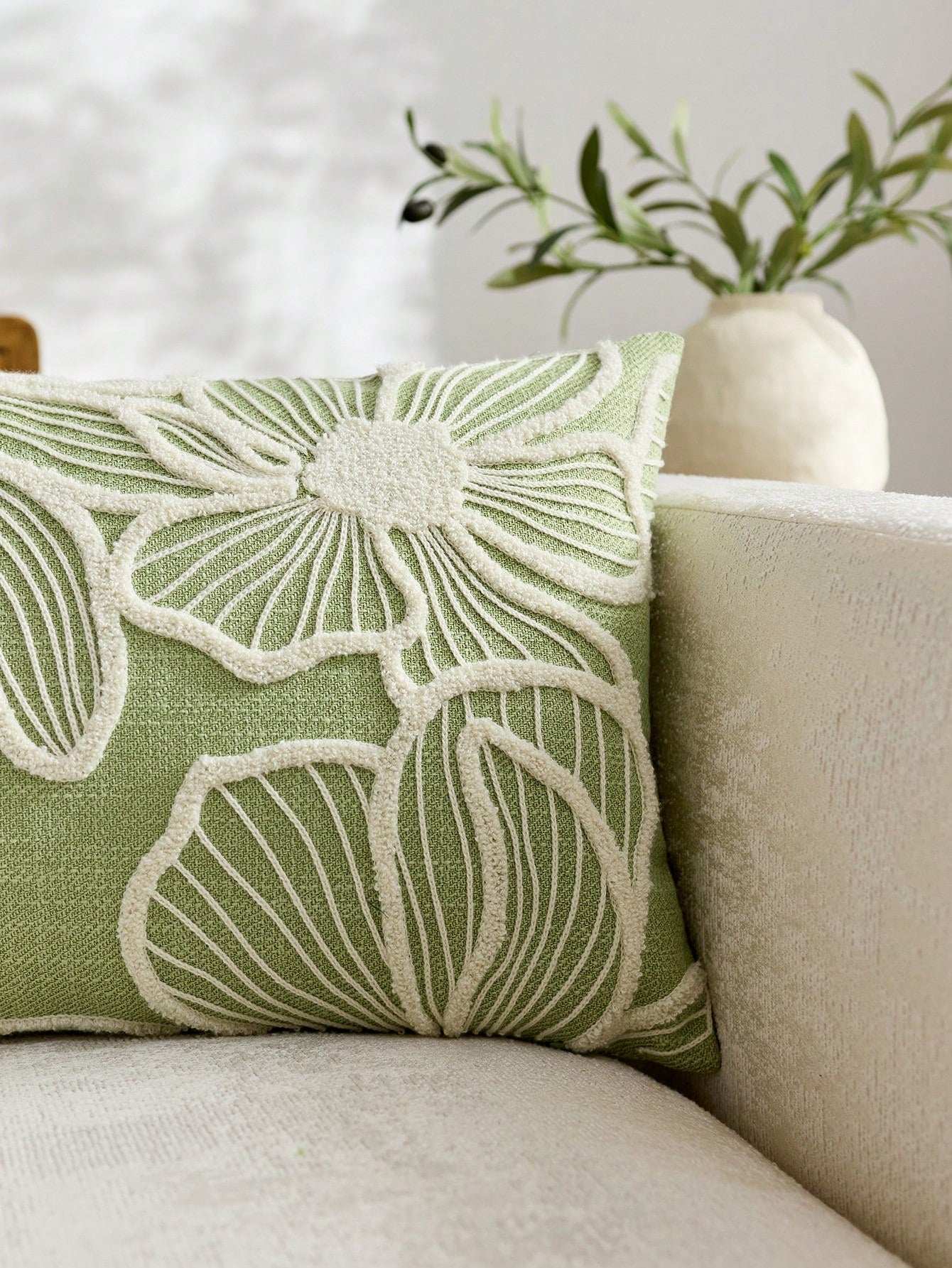 1pc Modern Minimalist Green Floral Embroidered Throw Pillow Cover, Spring/Summer Floral Cushion Cover, Suitable For Indoor Decor, All Season Pillow Sham, Pillow Insert Not Included