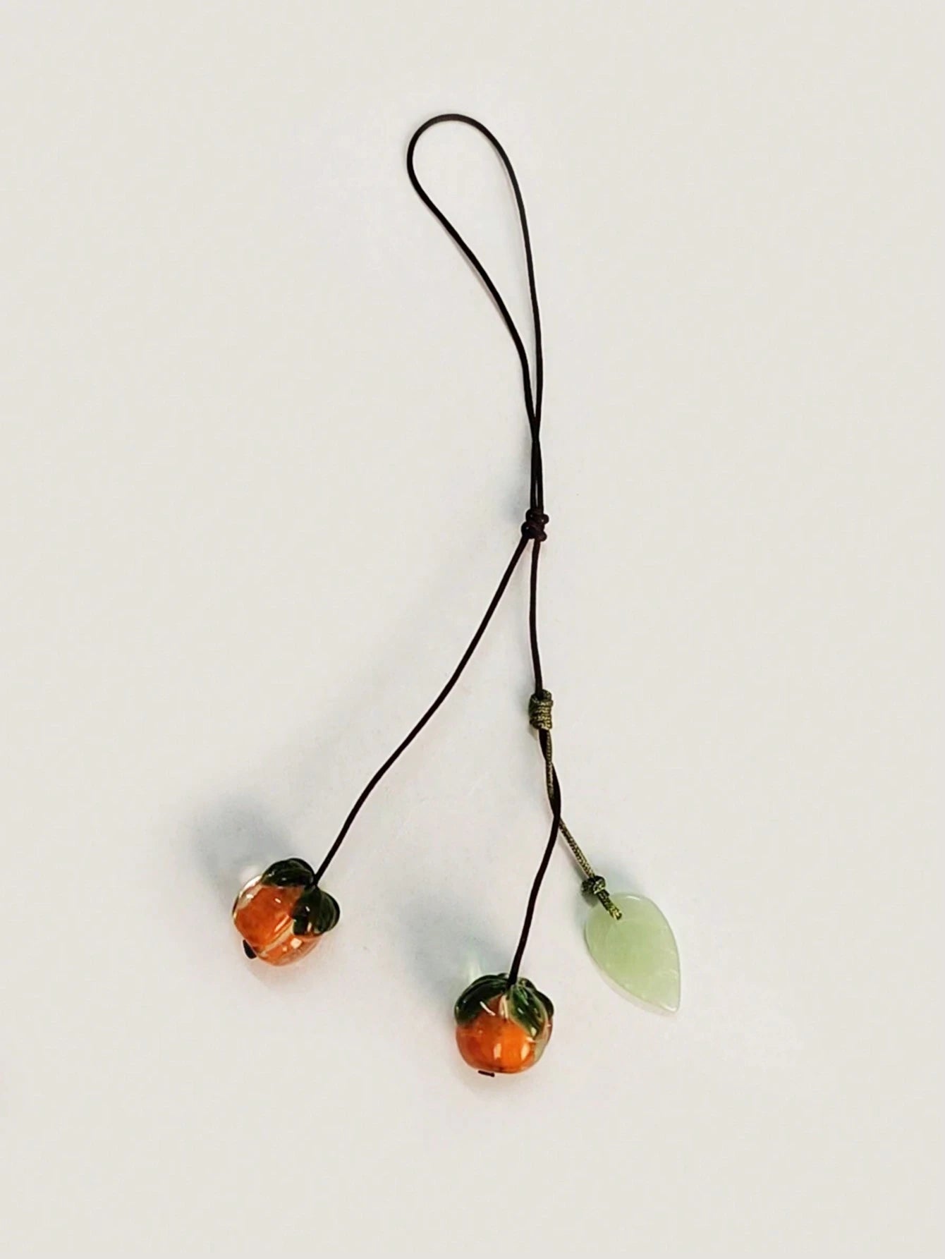 1pc Orange Glass Persimmon Shaped Cellphone Strap, Vintage Jade Leaf Keychain Pendant Accessory, Suitable For Phone Or Car Key Decoration Gifts For Mother, Family, Friends, Birthday, Holiday Phone Cha