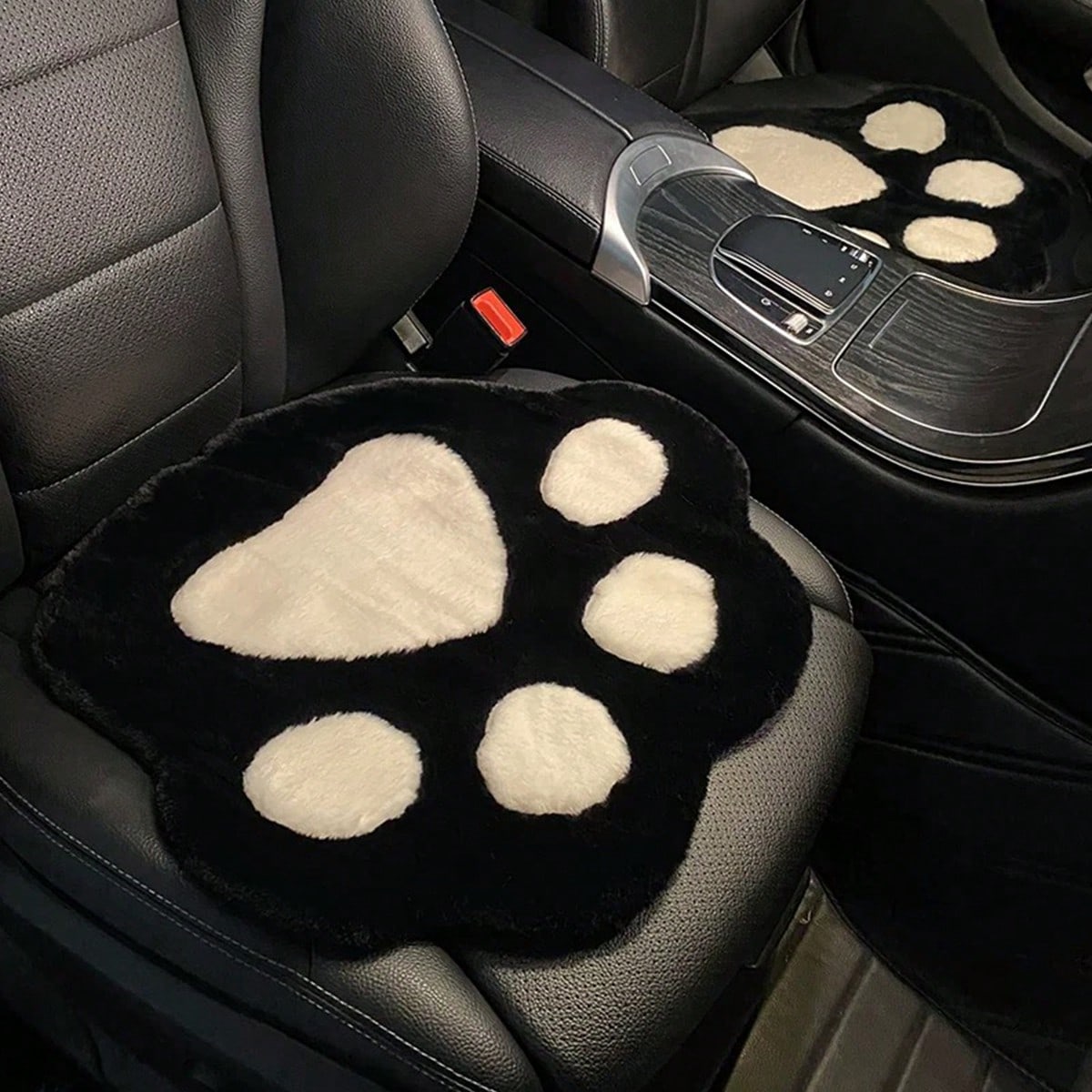 1pc Plush Car Seat Cushion, Winter Creative Cat Paw Pattern, Mesh Car Warm Anti-Slip Seat Cushion, All-Season Universal Car Seat Cushion