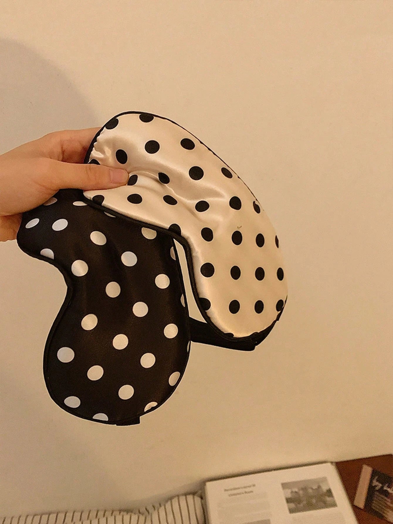 1pc Polka Dot Pattern Silk-Like Elastic Blackout Sleep Eye Mask