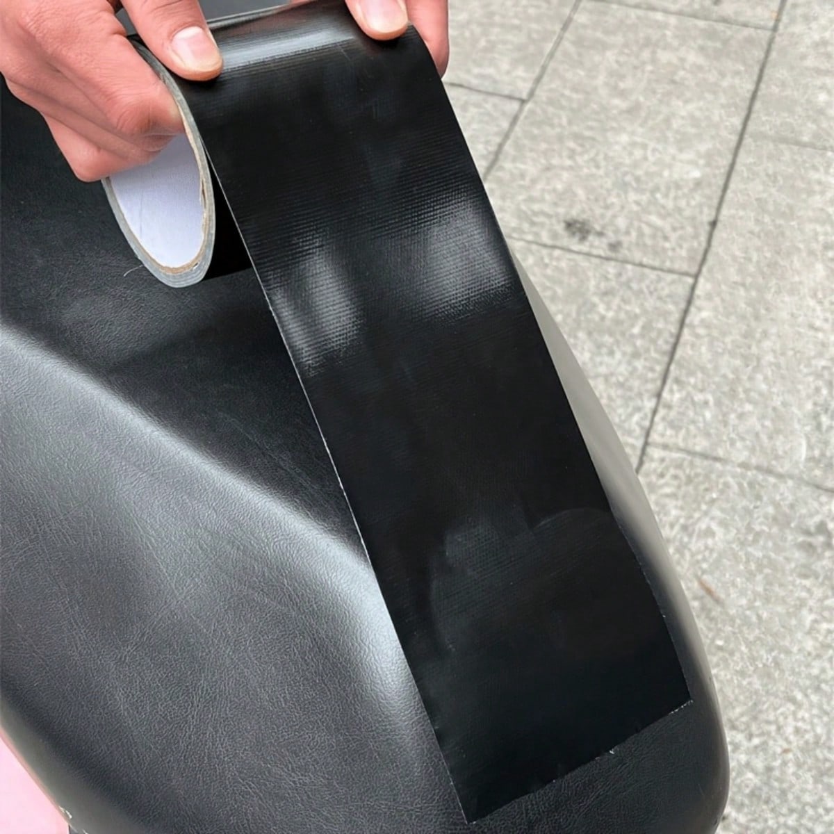 1Pc PU Leather Seat Repair Patch, Strong Self-Adhesive Tape, Applicable For Sofa, Car Seats, Motorcycle Seat, Multi-Purpose Repair Tape With Repair Tool