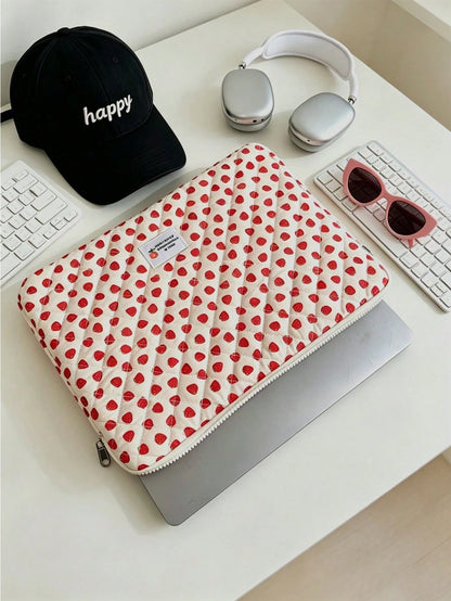 1pc Quilted Laptop Sleeve Bag With Strawberry Pattern, Fashionable & Lightweight, Fits 11", 13", 15" Laptops And Tablets, Back To School Essential, Laptop Protective Case, Laptop Inner Sleeve, Laptop