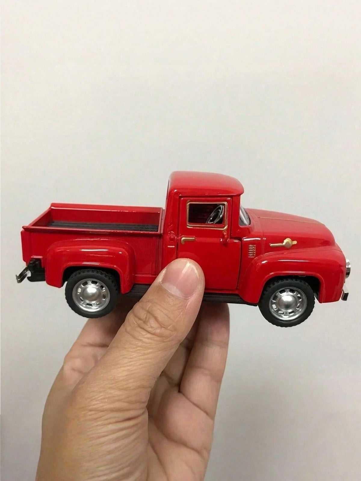 1pc Retro Alloy Metal Pickup Truck Decoration- Pink & Red Classic Car Model With Decor, Openable Doors, Required- Ideal For Home & Office Decor, Toy Vehicle Collection