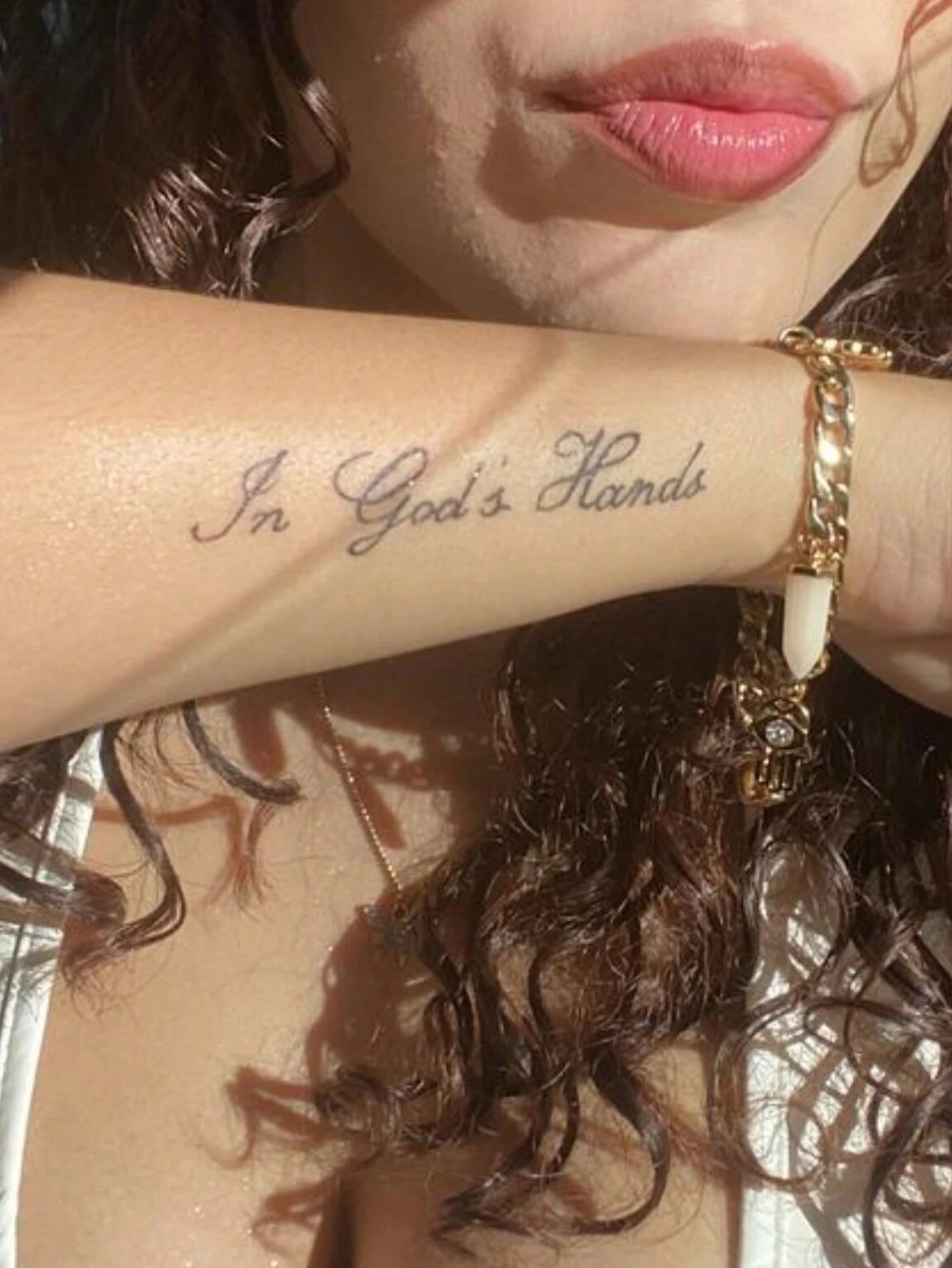 1pc Retro Script English Short Sentence Double-Design Temporary Tattoo Sticker With Simulated Tattoo Design, Suitable For Travel, Music Festivals, Games, Graduation Gifts, Lasts For 3-5 Days