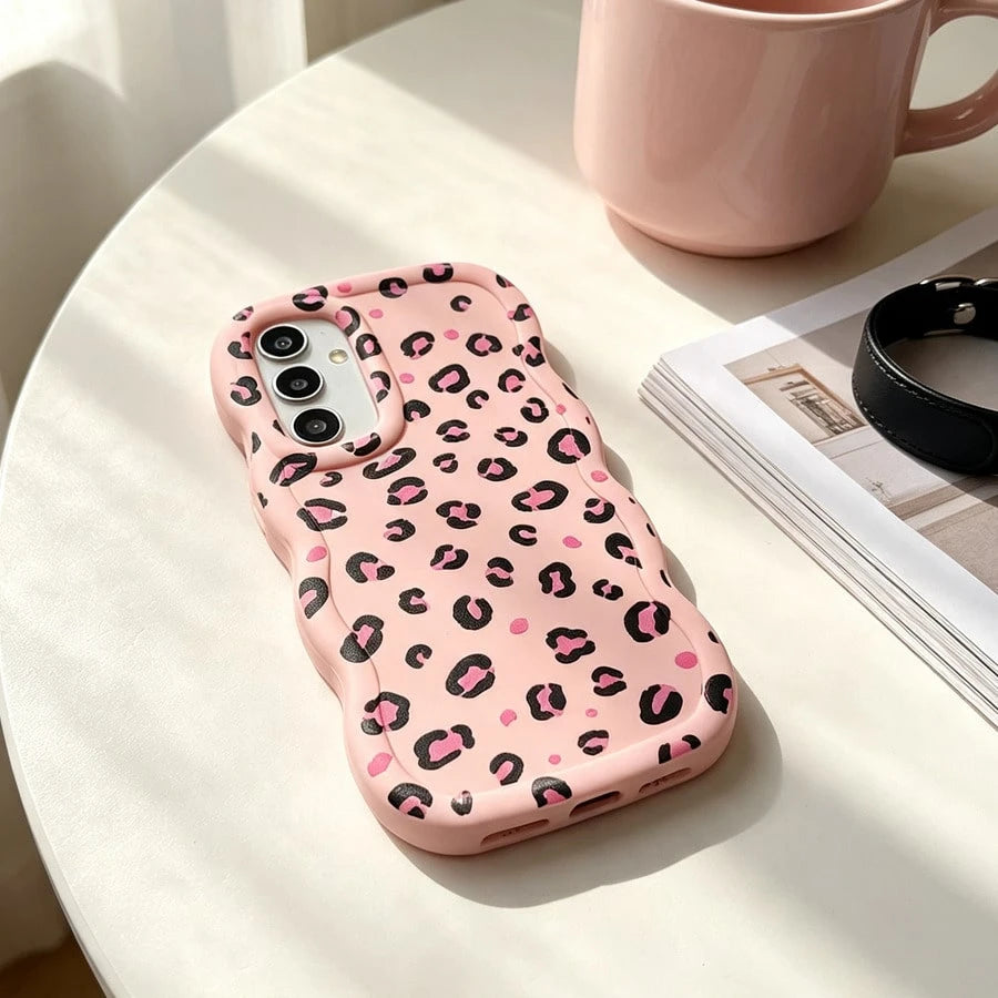 1pc Rose Red Leopard Print Minimalist Black Pink Cute Matte Fresh European American Ins Gentle Style Beautiful Fashion Vintage, Macaron Color Full Coverage Anti-Drop Fresh Colorful Wave Shape Cream St
