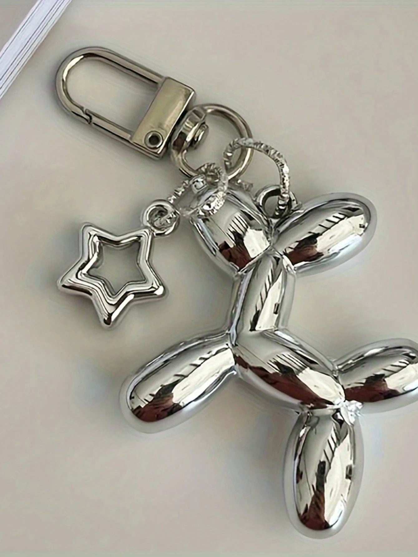 1pc Silver Star Balloon Puppy Keychain- Fashionable Handbag, Backpack & Wallet Accessory, With Heart Pendant And Adjustable Clasp, Bag Charm Keyring, Car Key Chain, Unique Gift For Women, Suitable Fo