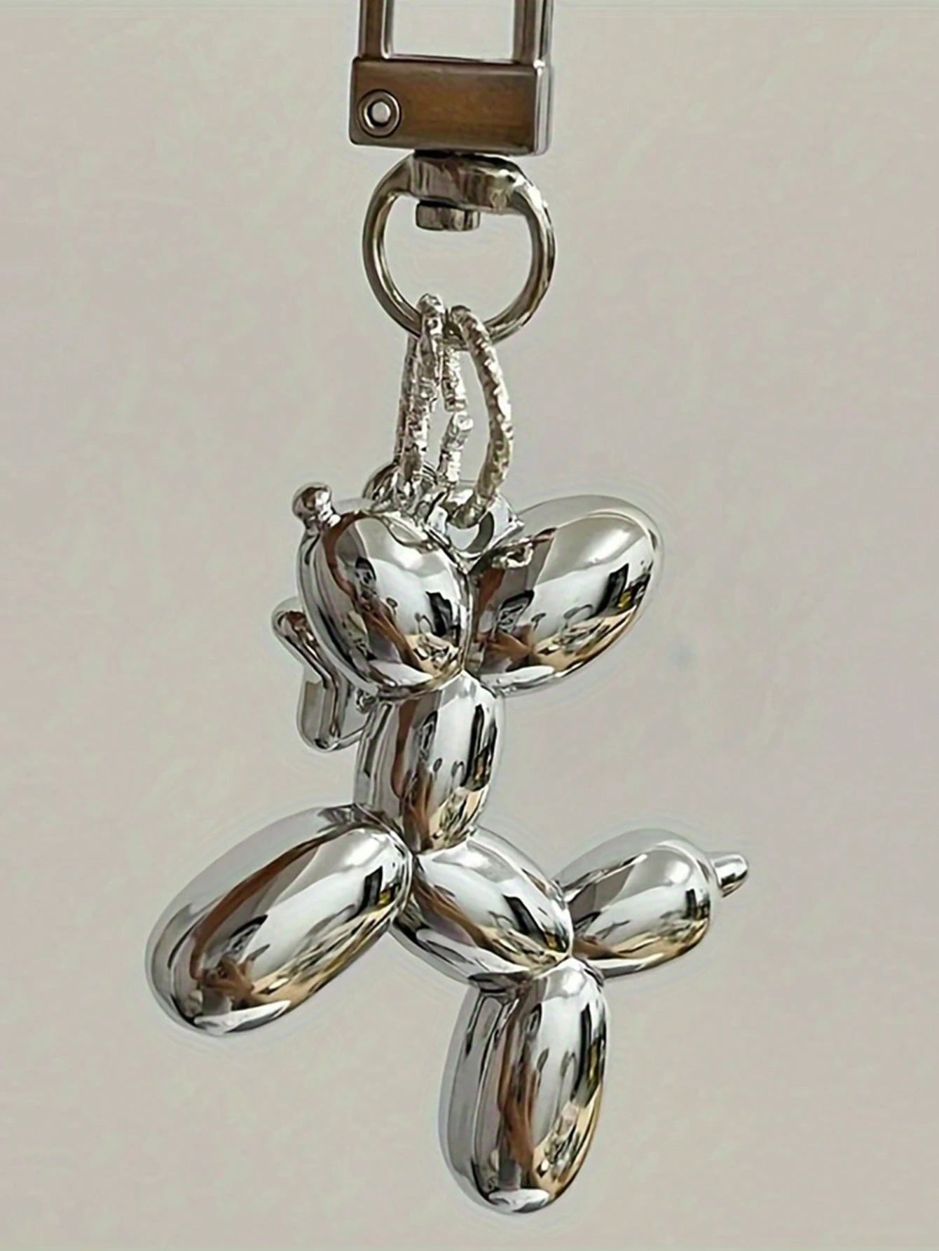 1pc Silver Star Balloon Puppy Keychain- Fashionable Handbag, Backpack & Wallet Accessory, With Heart Pendant And Adjustable Clasp, Bag Charm Keyring, Car Key Chain, Unique Gift For Women, Suitable Fo