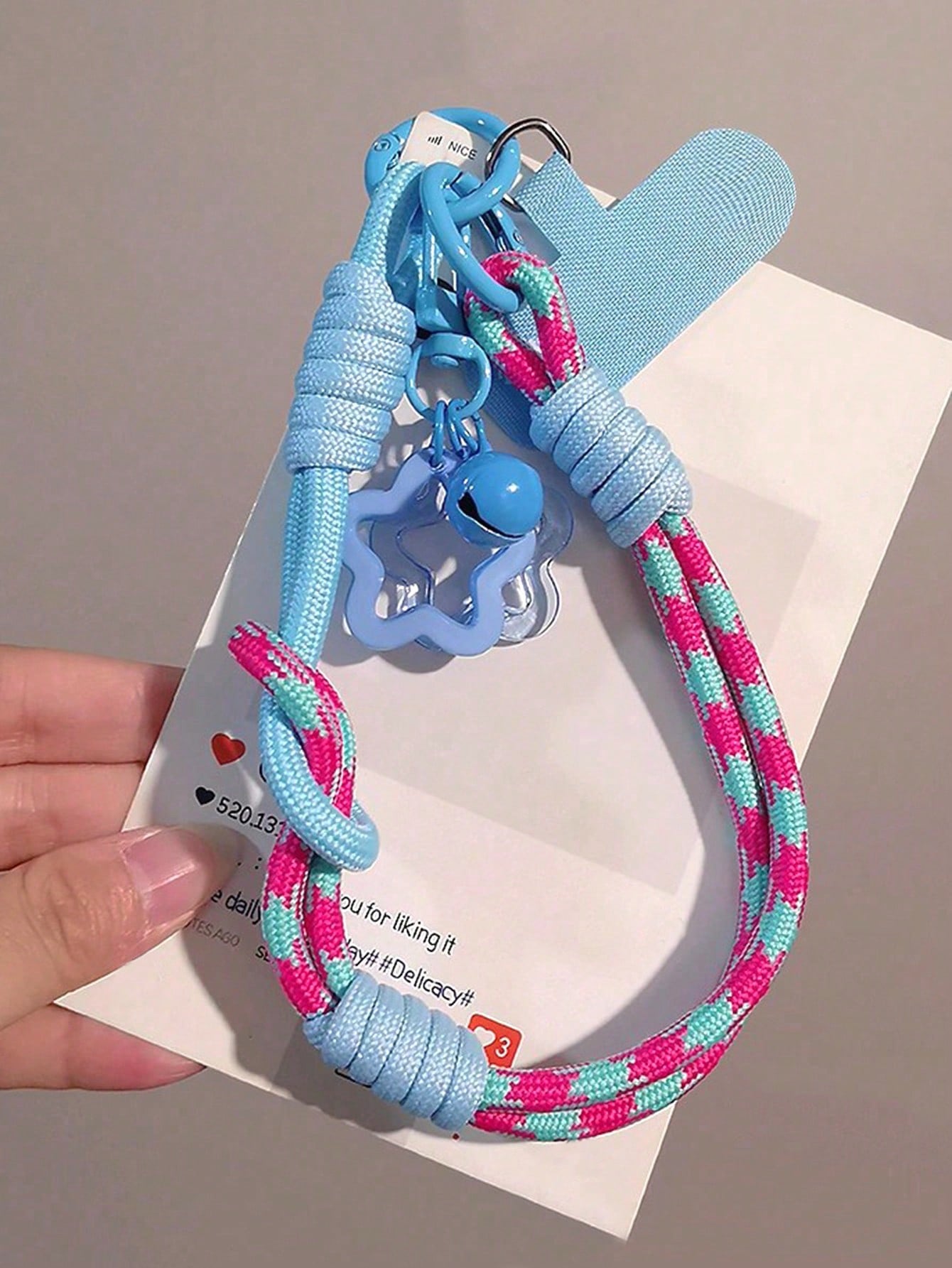 1pc Star Charm Wrist Phone Lanyard, Detachable Dual-Use Thumb Loop Wrist Strap, Outdoor Travel Hiking Braided Durable Wrist Cord Unisex, Comes With Pad (No Photo Card Included)