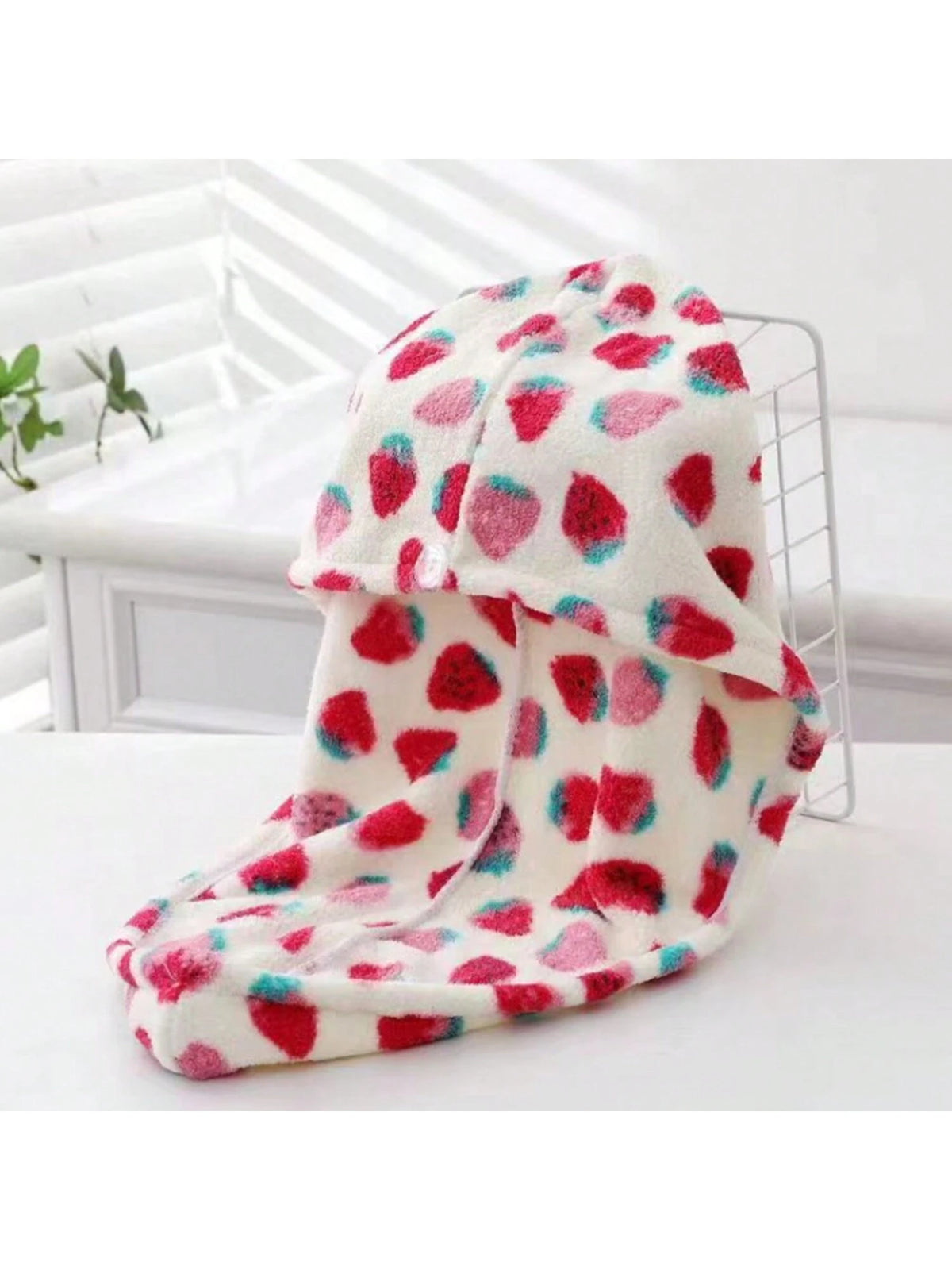 1pc Strawberry Printed Bath Cap Hair Drying Towel, Made Of Coral Fleece, Soft And Absorbent, Suitable For All Seasons In Bathroom Home Bathroom Decor Fall Decor Back To School Hair Bonnet Shower Towel