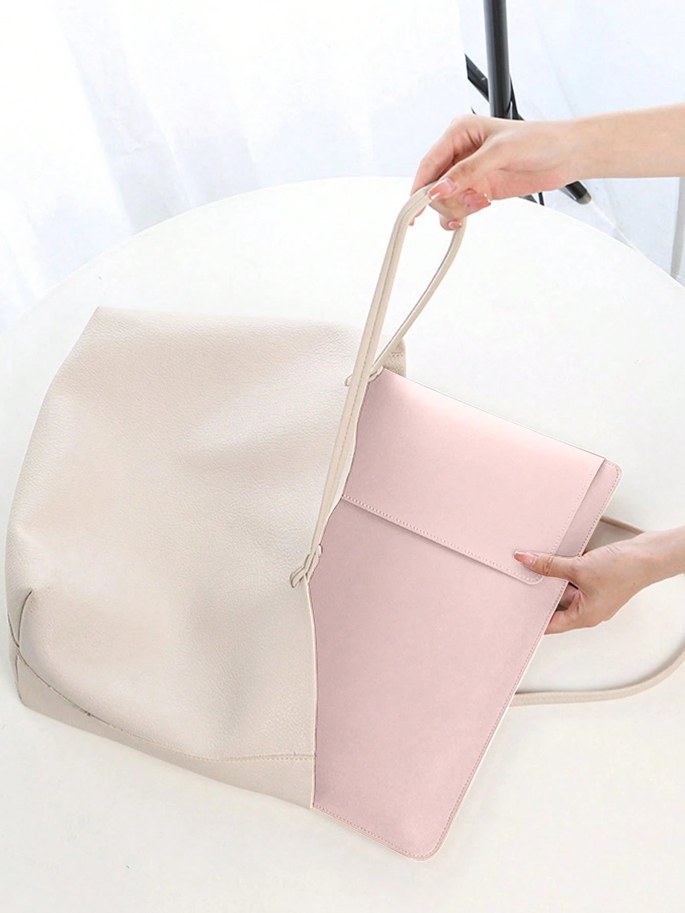 1pc Travel Lightweight Laptop Stand Sleeve Bag, Laptop Cooling Sleeve Bag, Suitable For 13" & 15" Tablets/Laptops, Convenient Office Stand Support