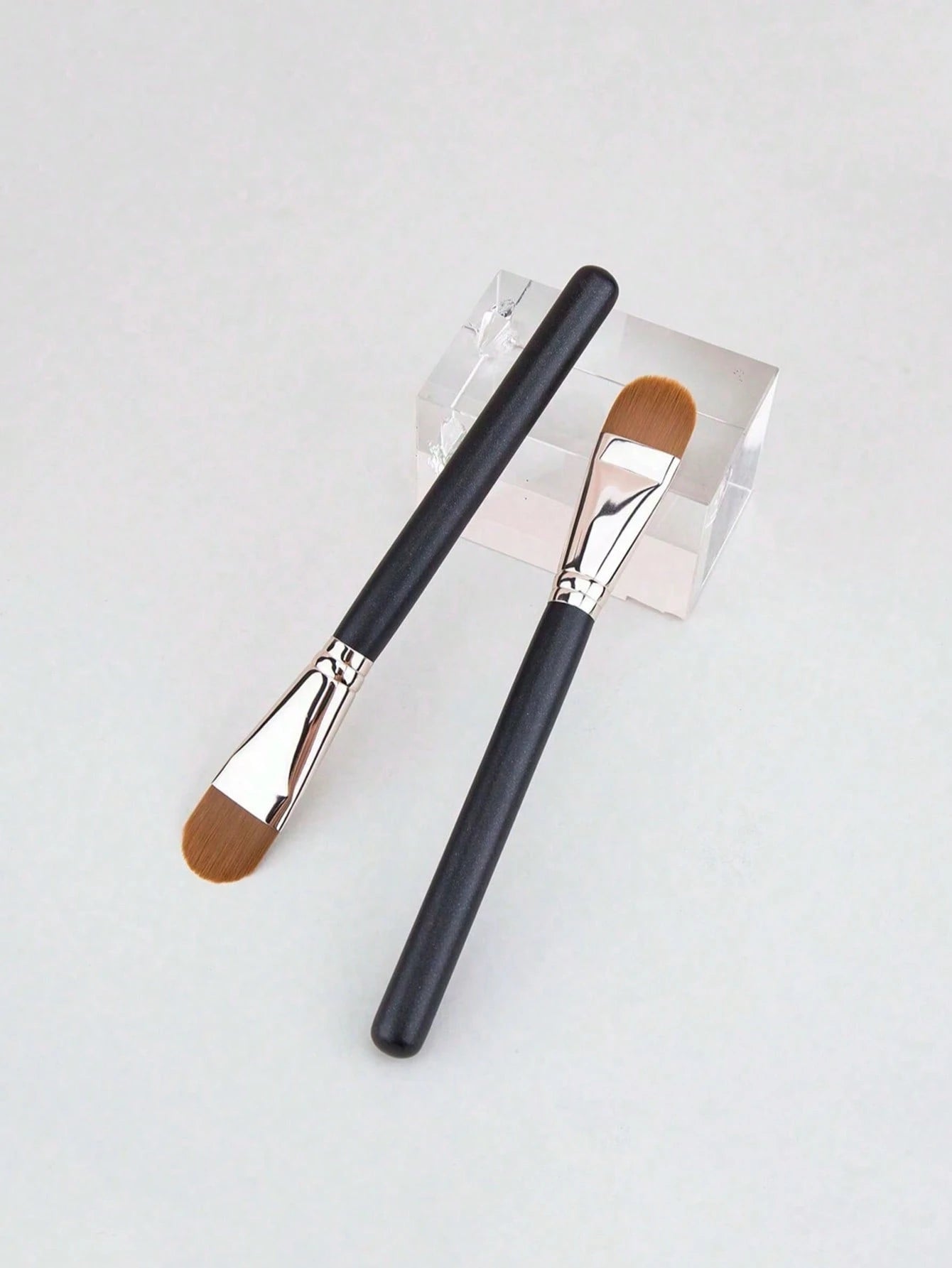 1pc Upgraded DM-191 Flat Circular Ultra-Thin Concealer Foundation Makeup Brushes,For Professional Liquid Foundation And Concealer Contouring Portable Multi-Functional Makeup Brush For Face: Foundation