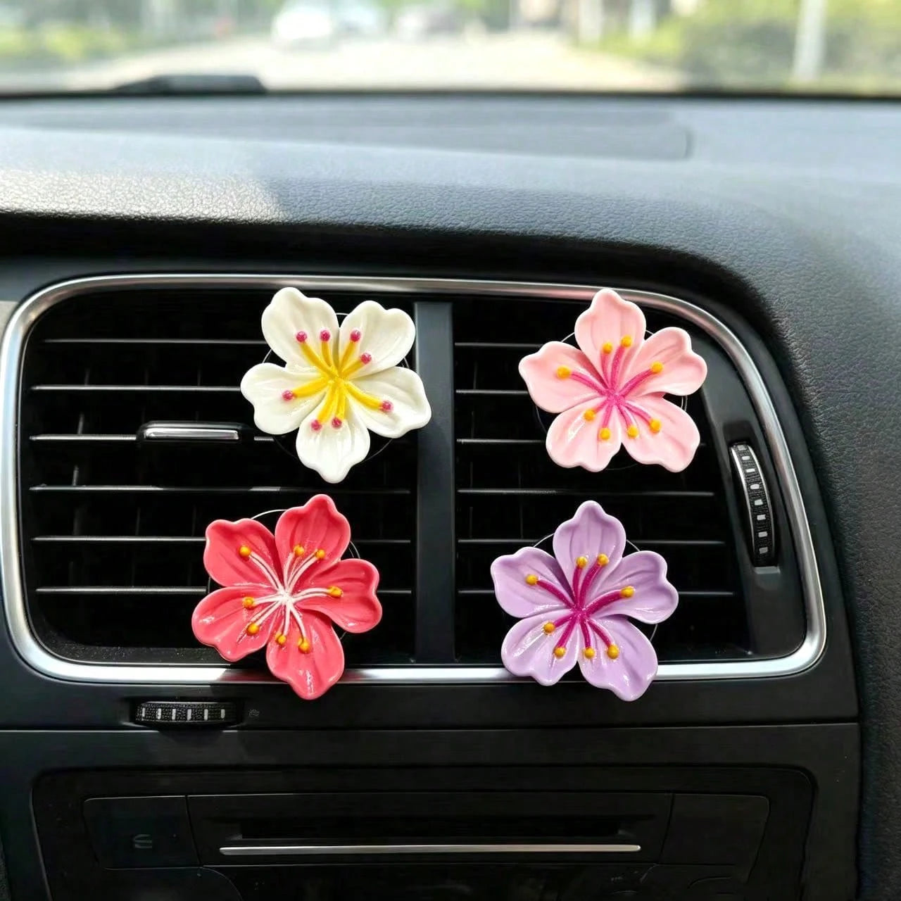 2/4pcs Cute Cherry Blossom Car Air Vent Fragrance Clip Fresh Flower Car Air Conditioner Vent Decor Ornament Car Interior Fragrance Accessory (Includes PE Solid Fragrance Pad)