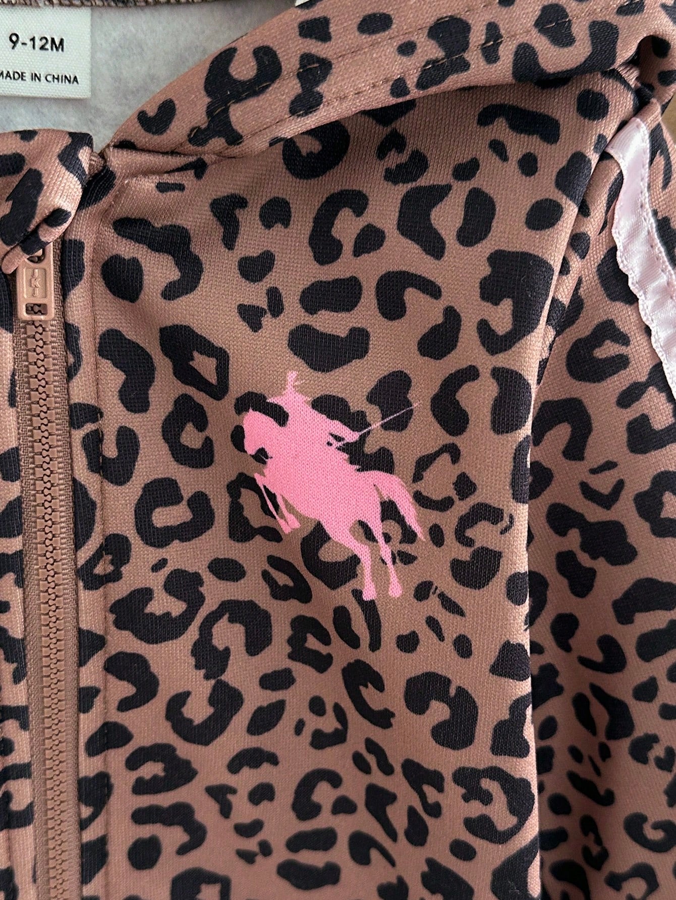 2026 Autumn/Winter Girls' Coffee Leopard Print Hooded Thermal-Lined 2-Piece Set, Pink Pony Digital Print Bow Zipper Jacket And Pants Outfit, Vintage Sweet Cool Thickened Casual Kids Wear For Sma