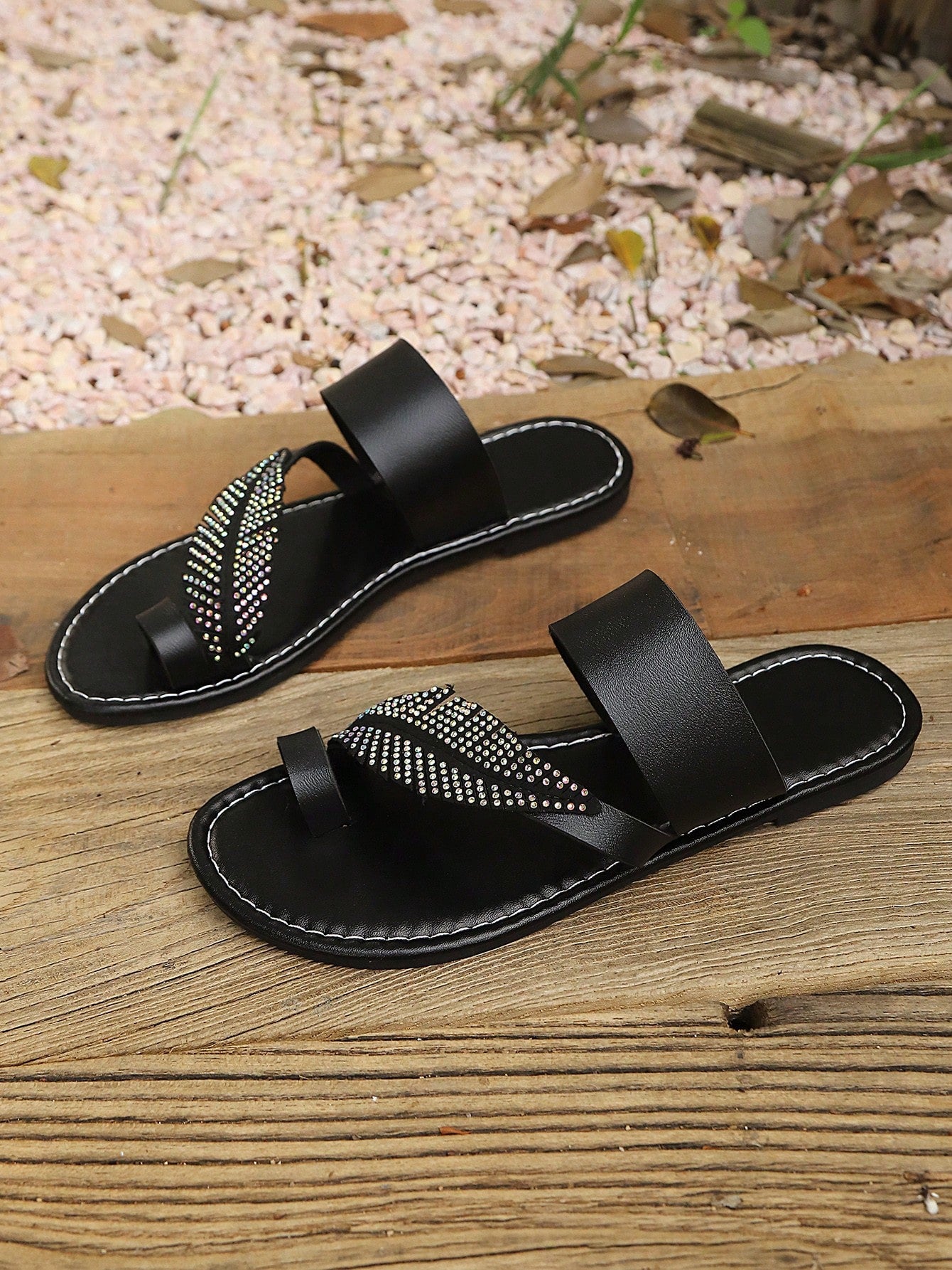 2026 New Summer Crystal Leaf Decor Flat Sandals, Slip-On Design, Elegant Solid Color Beach Vacation Casual Wear Sandals For Women