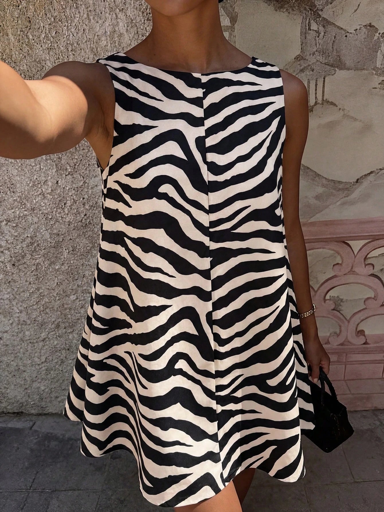 2026 Spring/Summer Women's New Zebra Pattern Round Neck Casual Elegant Daily Holiday Outing Date Outfit Sleeveless Loose A-Line Brown Mini Dress, Street Style, Casual Commute Dress, Vacation Dress, Mu