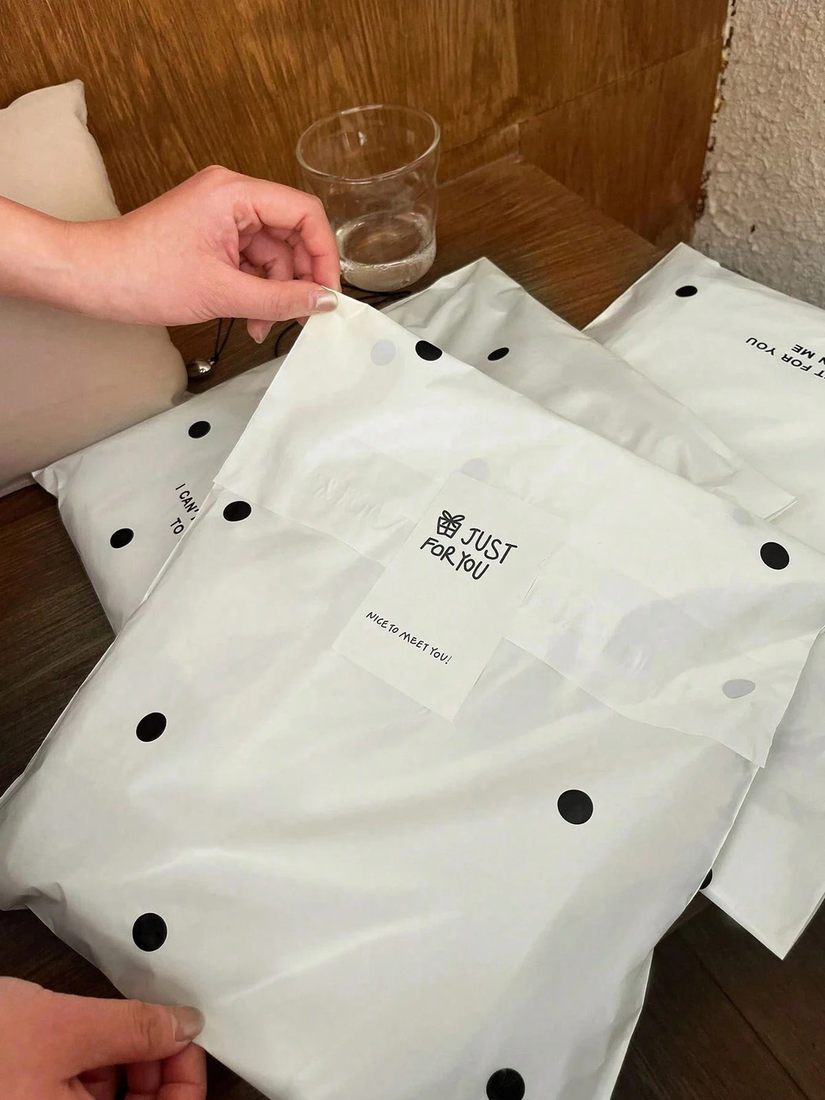 20pcs Off-White Polka Dot Courier Bags, Suitable For Back To School, Graduation, Wedding, Birthday Team Gifts, Thickened Storage Plastic Bags, Mailer Boxes, Clothing Bags, Applicable For Back To Schoo