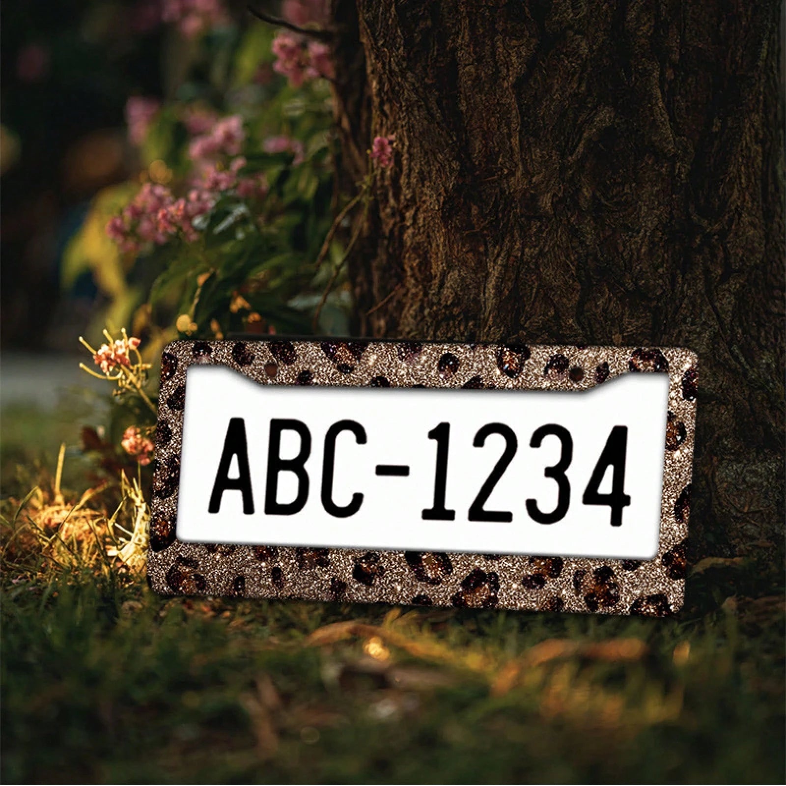 2D Flag 12.2inch X 6.3inch 16cm X 31cm Car License Plate Frame Exquisite Flat Design Glossy Leopard Print Decoration Waterproof Suitable For Car Modification Holiday Gift 01360 Fashionable License Pla