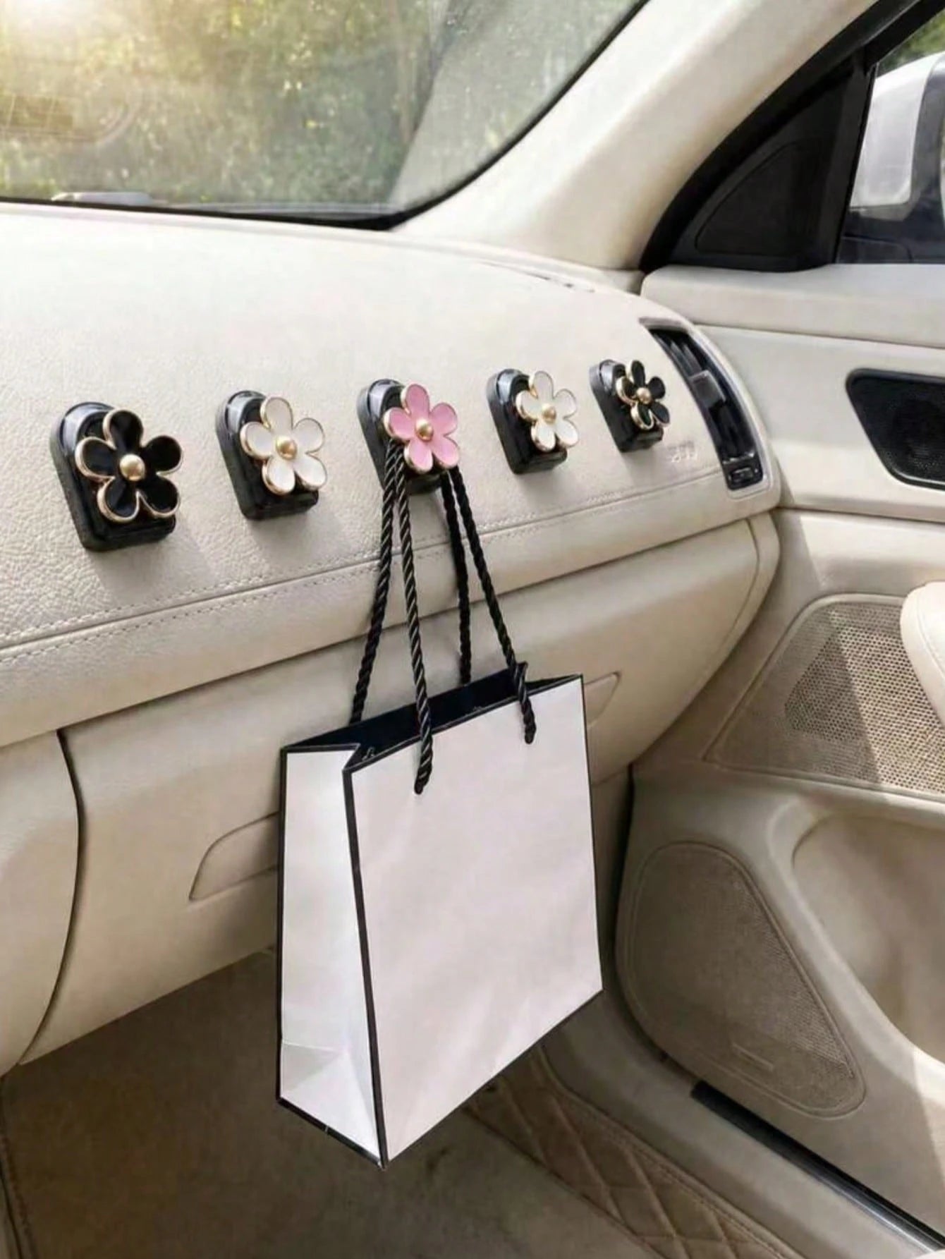 2Pcs Car Adhesive Mini Hooks, Flower Shaped Car Storage Hooks For Dashboard Storage And Home Use, Suitable For Hanging Bags, Keys, And Other Interior Decorative Accessories