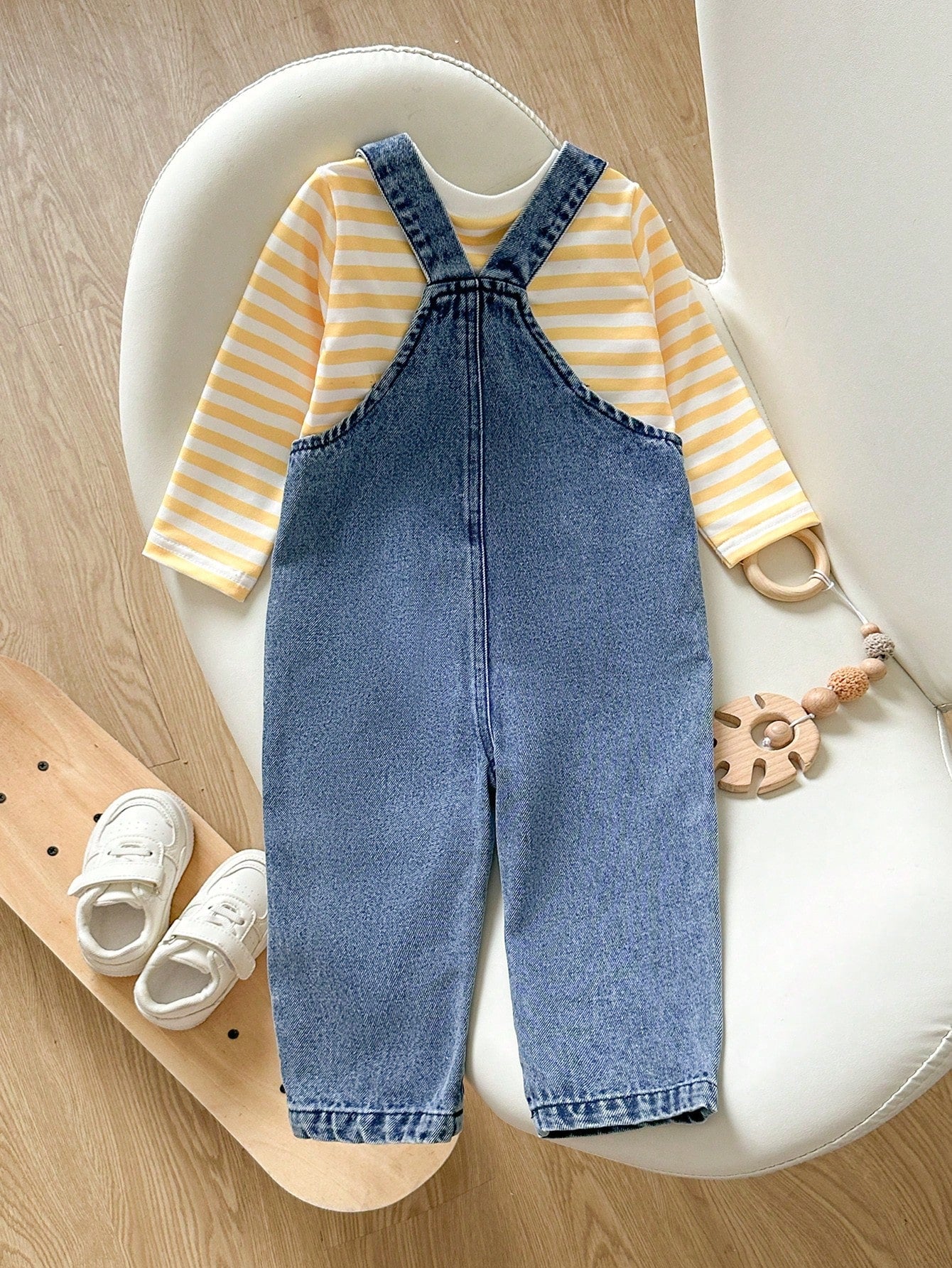 2pcs/Set Baby Boy Spring/Autumn Yellow & Blue Colorblock Cute Playful Style Striped Long Sleeve T-Shirt With Cartoon Duck Embroidery Denim Overalls Set, Loose Comfortable Fit, Suitable For Daily