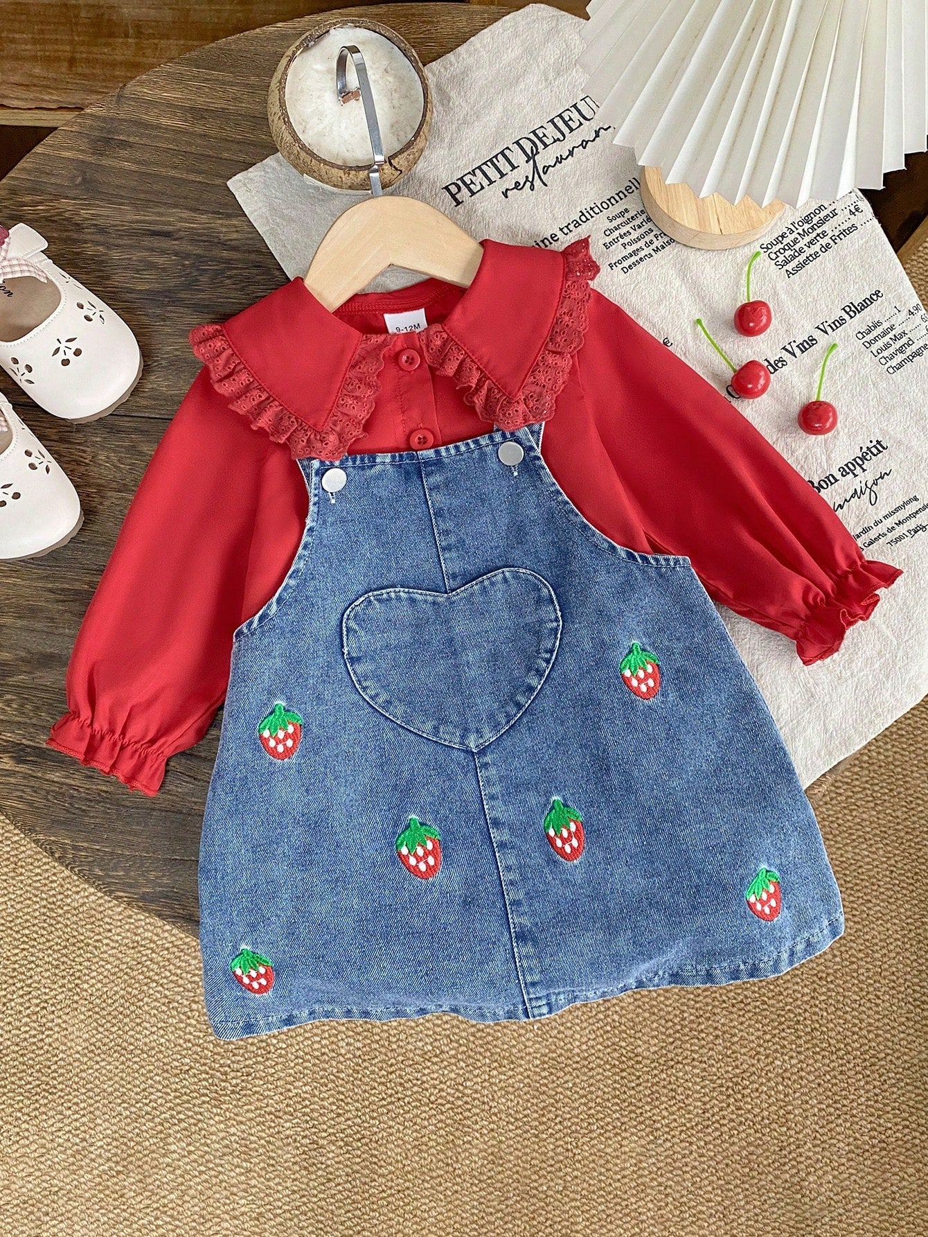 2pcs/Set Baby Girl Casual Cute Turn-Down Collar Long Sleeve Shirt And Strawberry Embroidery Decorated Overalls Set, Suitable For Spring And Autumn, Daily Wear Cute Casual Outfit