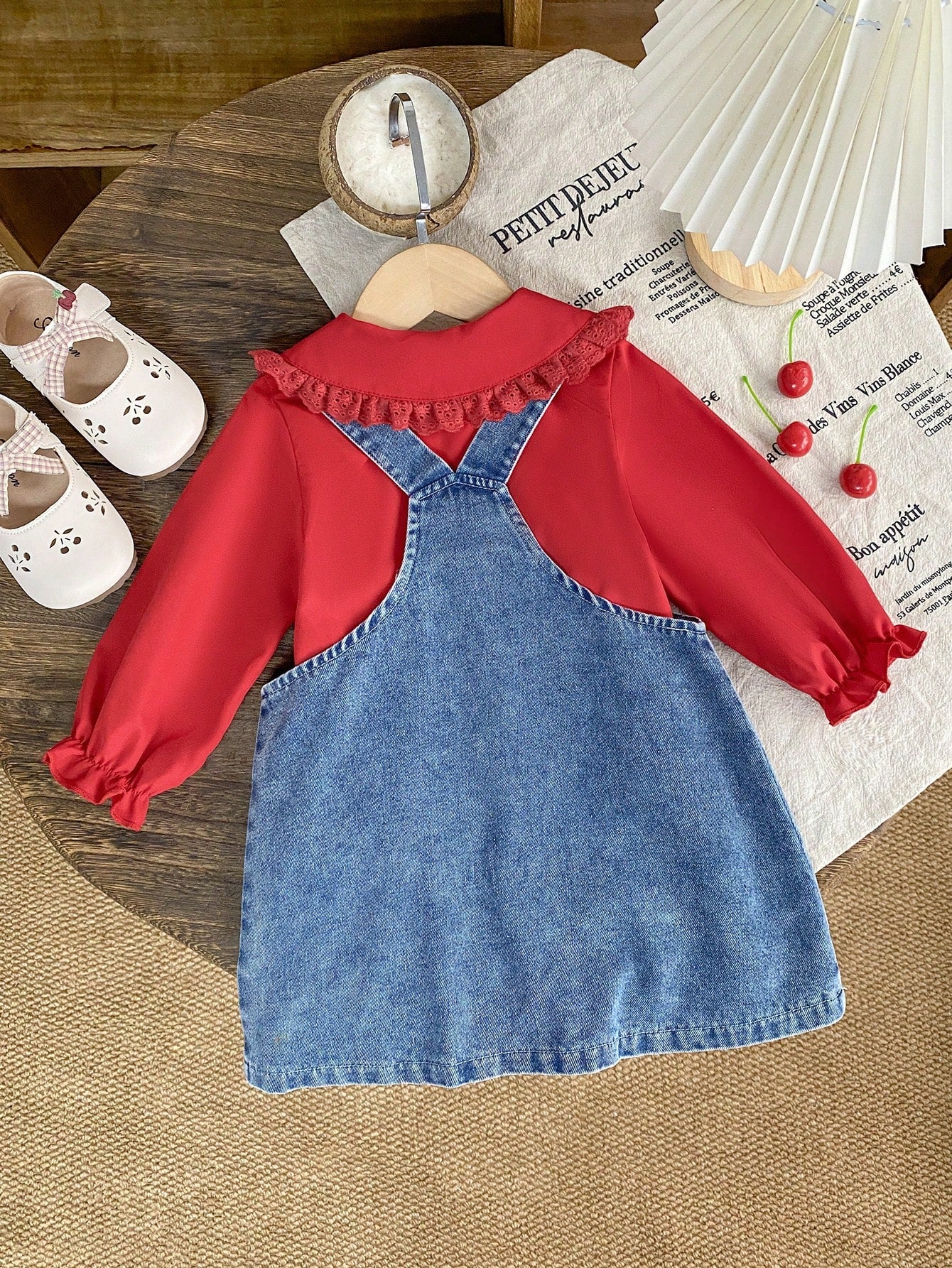 2pcs/Set Baby Girl Casual Cute Turn-Down Collar Long Sleeve Shirt And Strawberry Embroidery Decorated Overalls Set, Suitable For Spring And Autumn, Daily Wear Cute Casual Outfit