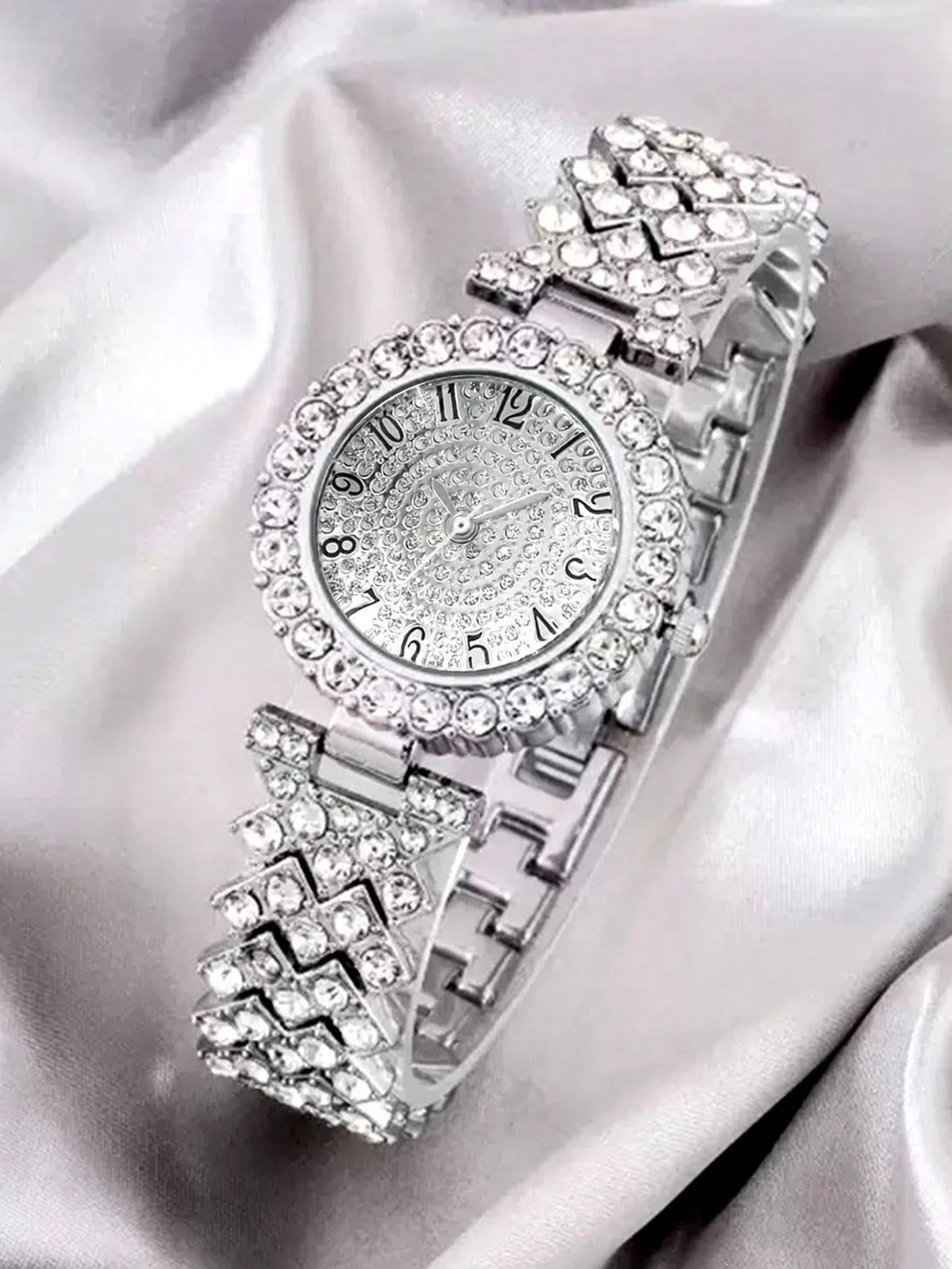 2pcs Set Elegant Crystal Quartz Watch & Heart-Shaped Diamond Bracelet, Fashion, Minimalist, Luxury Women's Watch Set, Suitable For Holidays, Parties, Weddings, Gatherings, And Daily Wear, Best Gift Fo