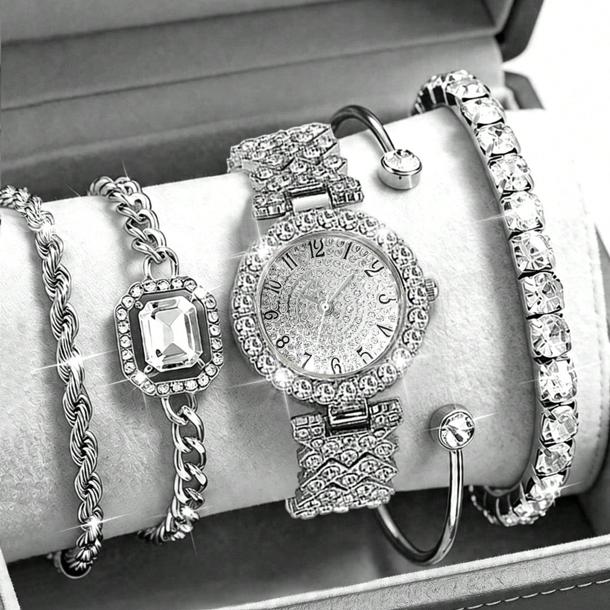 2pcs Set Elegant Crystal Quartz Watch & Heart-Shaped Diamond Bracelet, Fashion, Minimalist, Luxury Women's Watch Set, Suitable For Holidays, Parties, Weddings, Gatherings, And Daily Wear, Best Gift Fo