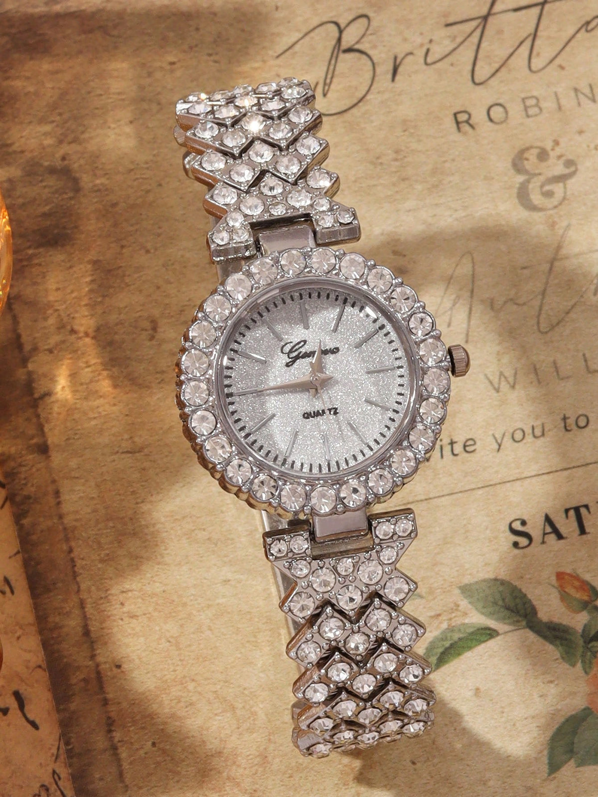 2pcs Set Elegant Crystal Quartz Watch & Heart-Shaped Diamond Bracelet, Fashion, Minimalist, Luxury Women's Watch Set, Suitable For Holidays, Parties, Weddings, Gatherings, And Daily Wear, Best Gift Fo