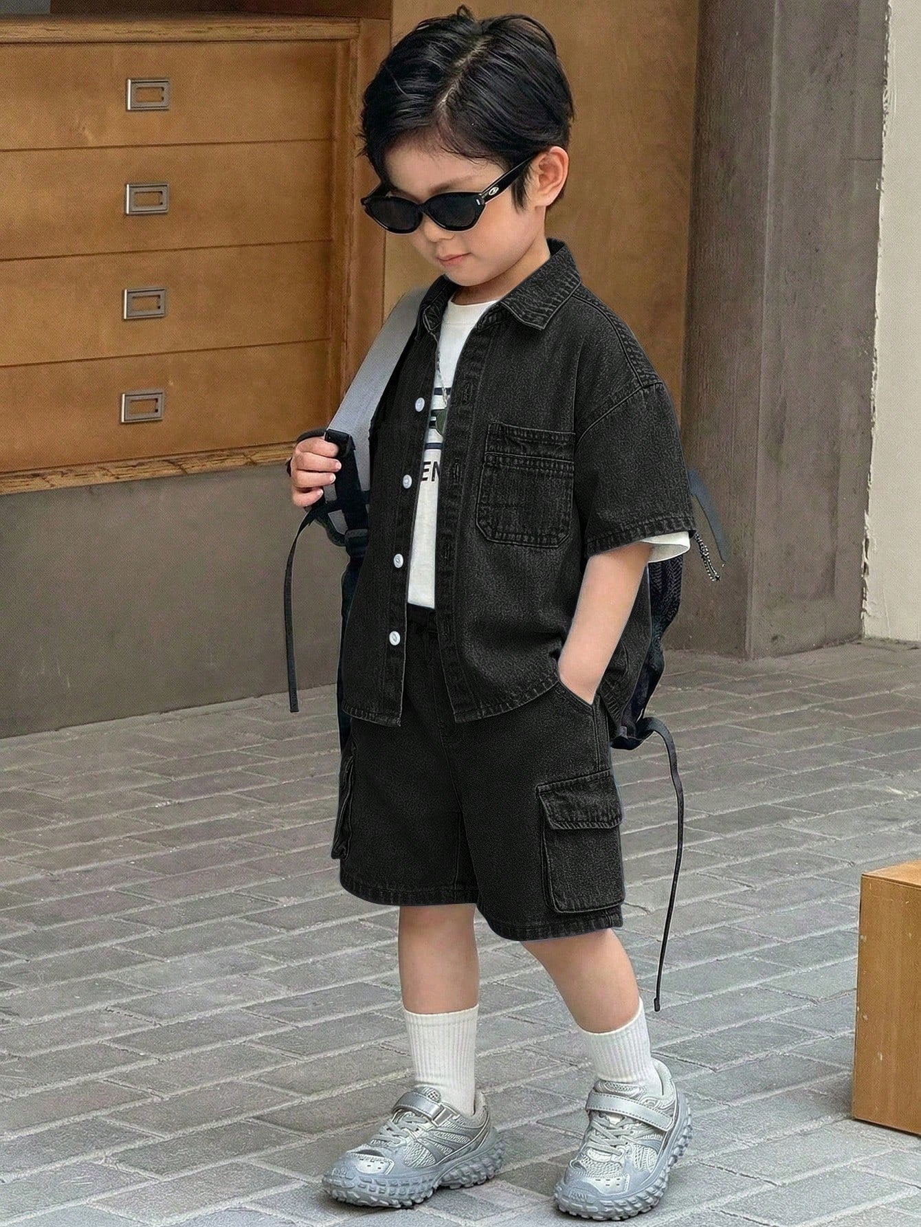 2pcs Young BoyLoose Denim Blue Short Sleeve Shirt And Cargo Shorts Set