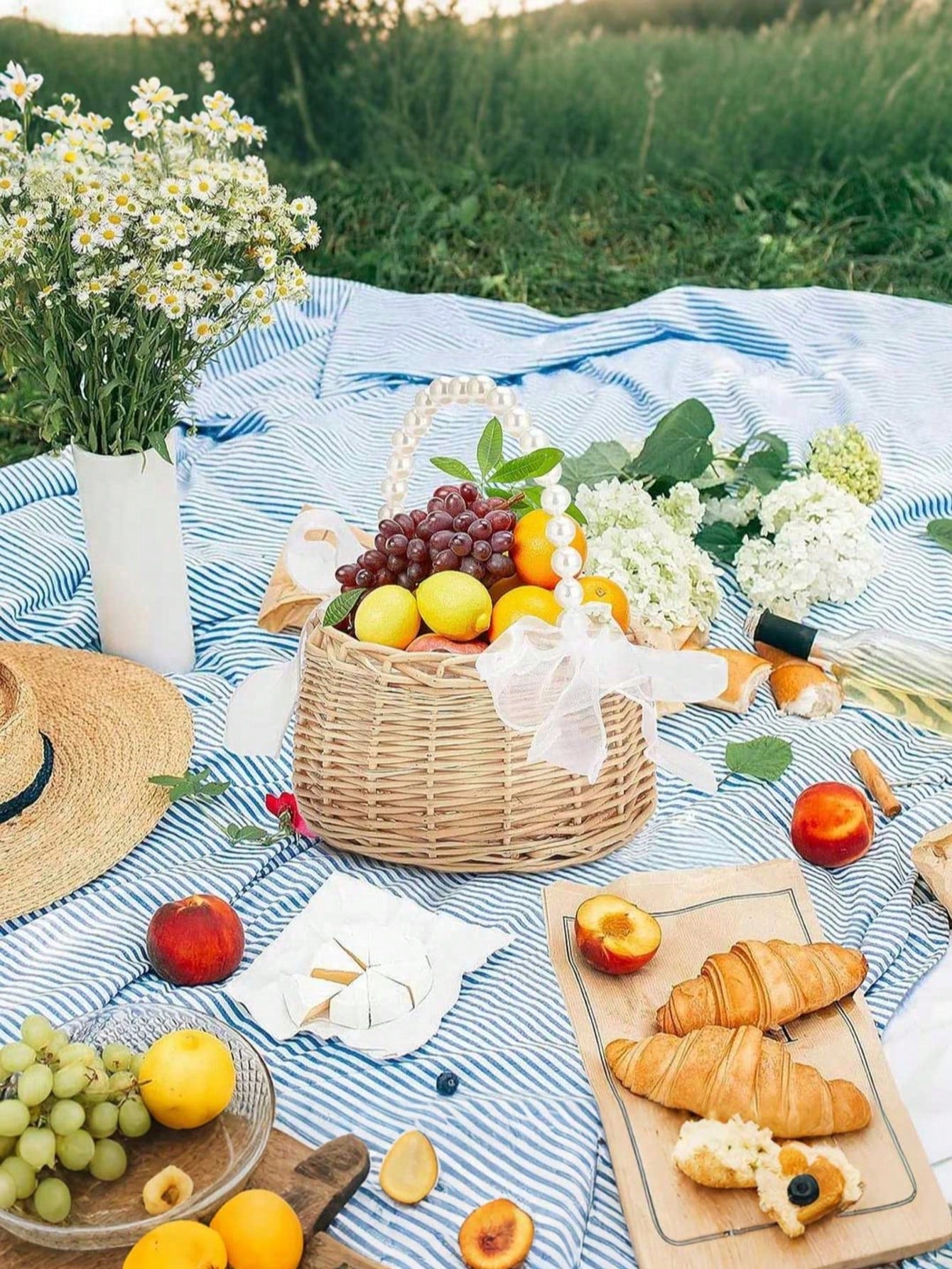 3pcs/1set-Woven Rattan Flower Girl Basket With Headpiece Bracelet Set Elegant Handcrafted Rustic Style Flower Basket Willow Woven Basket With Pearl Handle And Bow Fairy Basket Wedding Flower Girl Hair