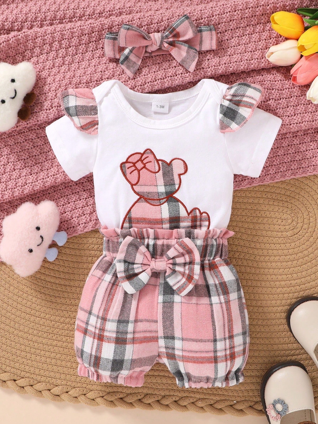 3pcs/Set Casual Sweet Elegant Cute Baby Girl Outfit Set, Soft & Comfortable, Cartoon Bear Embroidery Ruffled Romper And Plaid Sports Shorts With Headband