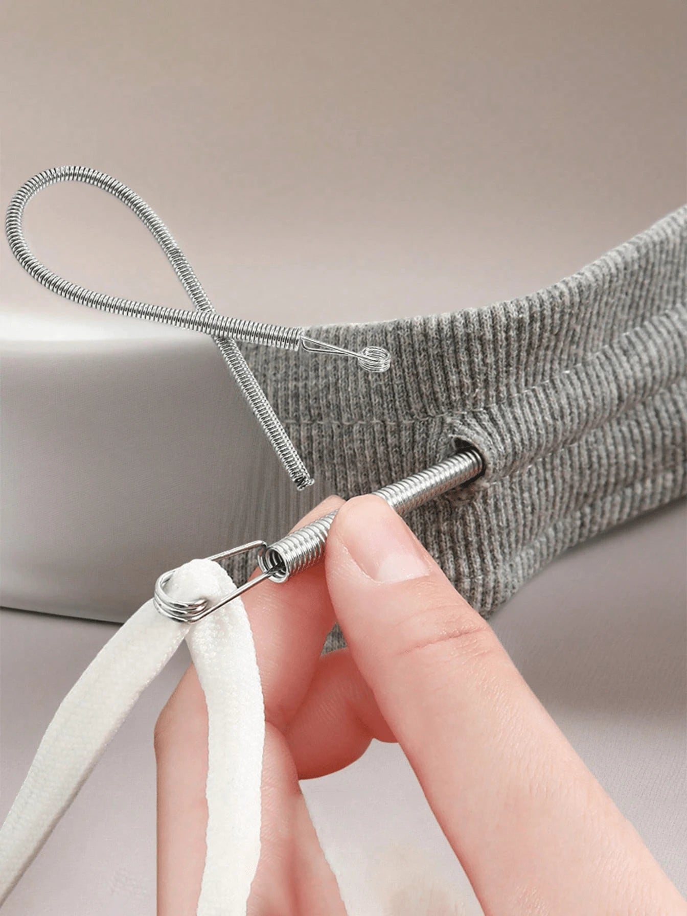 4pcs Spring-Loaded Flexible Drawstring Replacement Tool | 2-In-1 Elastic Band Threader, Suitable For Pants, Sweatshirts And Skirts | Home Essential Kit, Includes Belt Threader, No-Sew DIY Assistant |