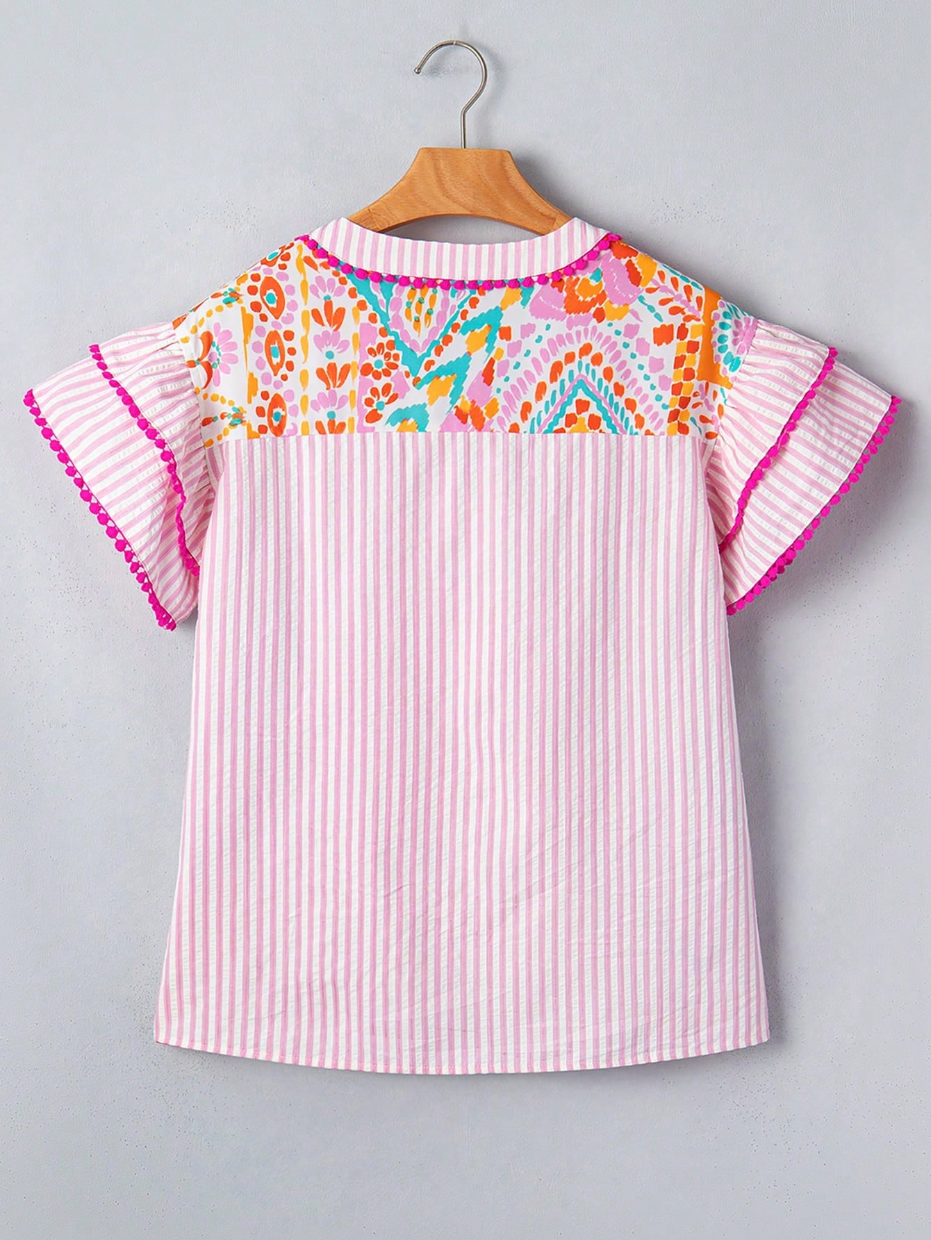 Acelitt Bohemian Geometric Print V-Neck Ruffle Sleeve Women's Summer Vacation Blouse