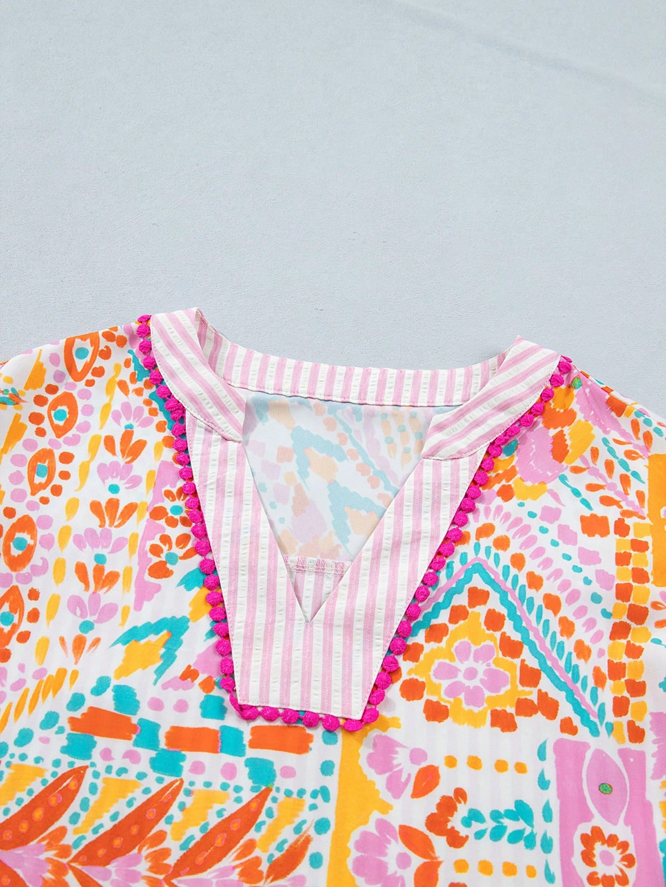 Acelitt Bohemian Geometric Print V-Neck Ruffle Sleeve Women's Summer Vacation Blouse