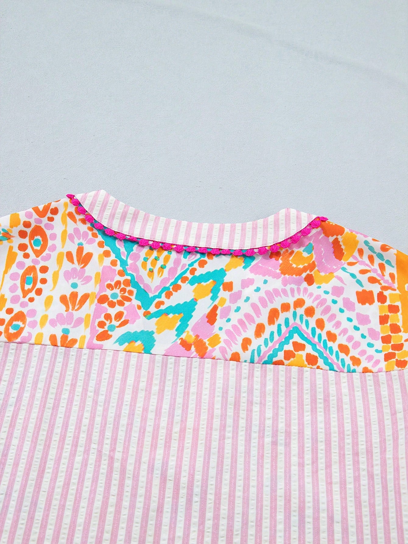 Acelitt Bohemian Geometric Print V-Neck Ruffle Sleeve Women's Summer Vacation Blouse