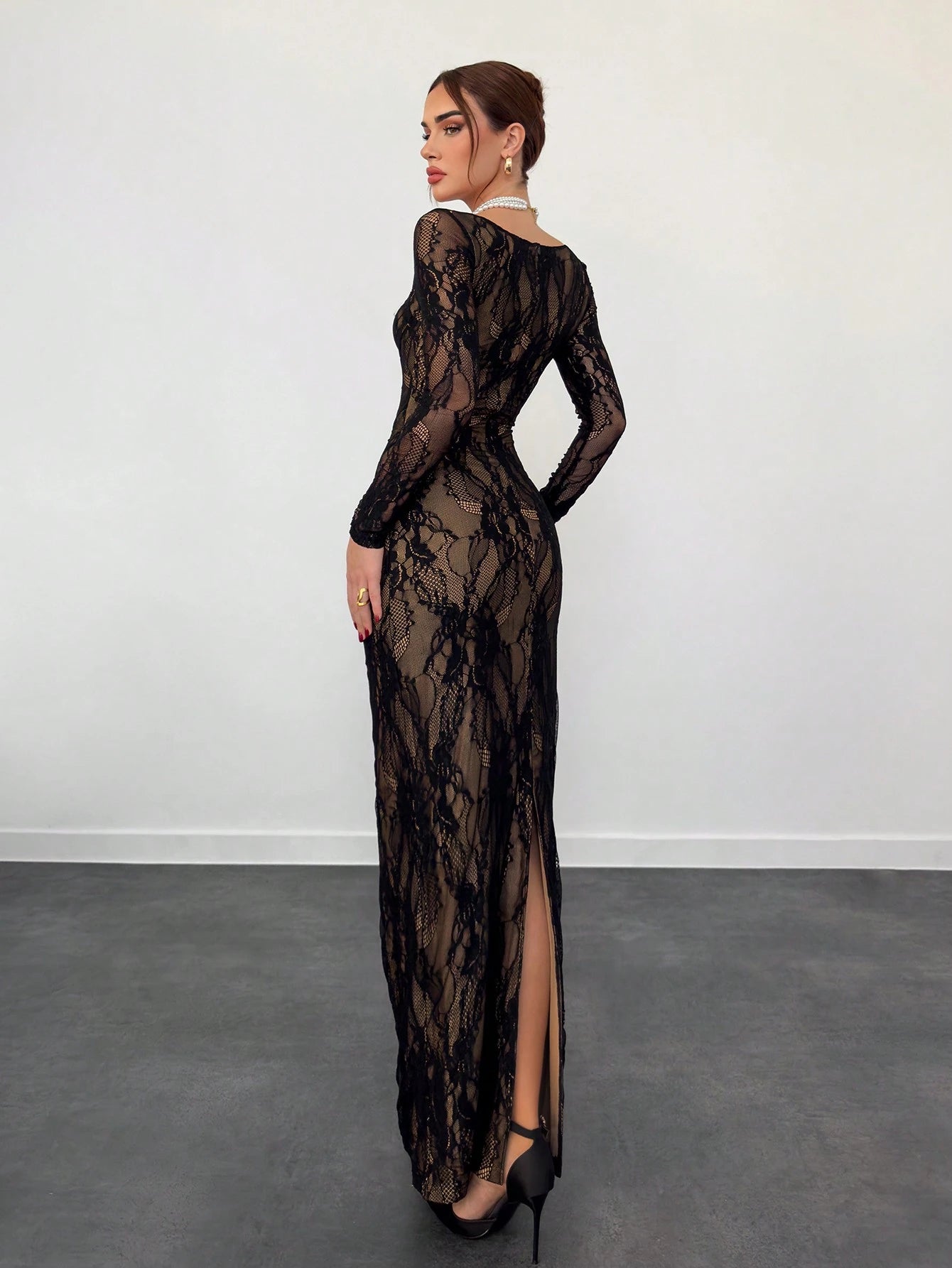 Aloruh Women's Beige Autumn Elegant Wedding Guest Lace Long Sleeve Cupped Bustier Tight Fitting Floor Length Bodycon Dress,Party Date Night Occasion