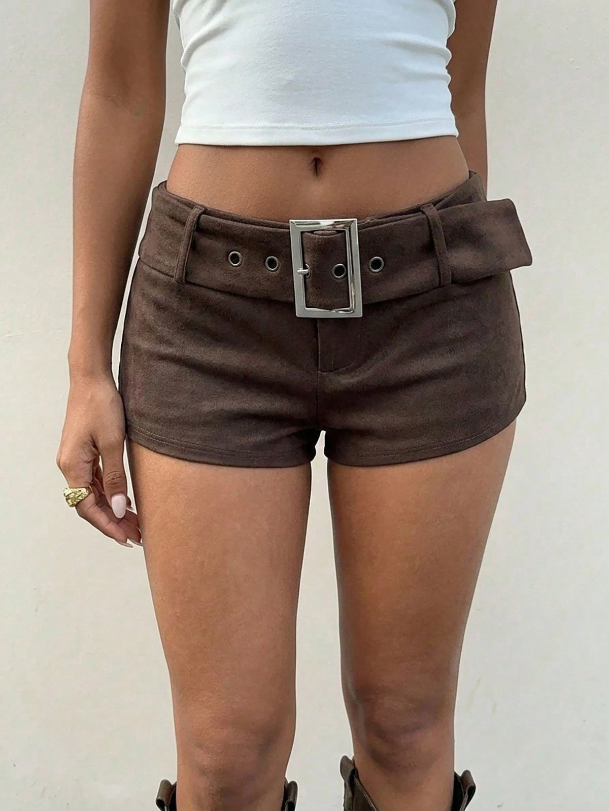Aloruh Women's Distressed Dyed Washed PU Mini Shorts With Belt, Retro Wasteland Style, Spring/Summer Holiday