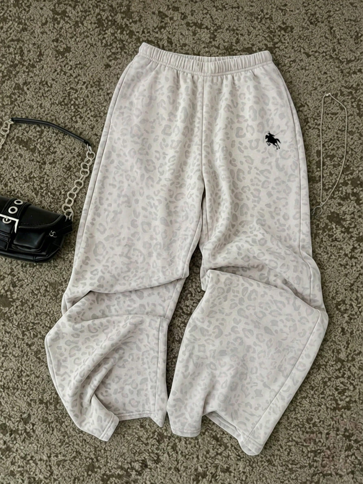 Attitoon Casual Minimalist Daily Versatile Party Airport Y2K Sweatpants, Light Color Leopard Print Pattern Summer Outing Women's Sweatpants
