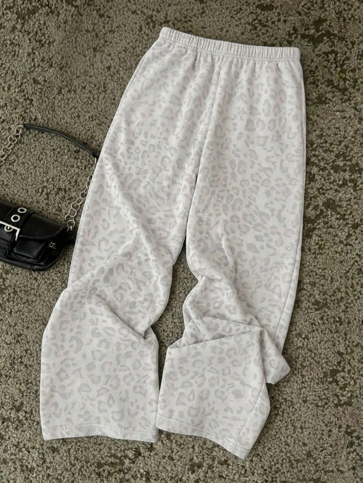 Attitoon Casual Minimalist Daily Versatile Party Airport Y2K Sweatpants, Light Color Leopard Print Pattern Summer Outing Women's Sweatpants