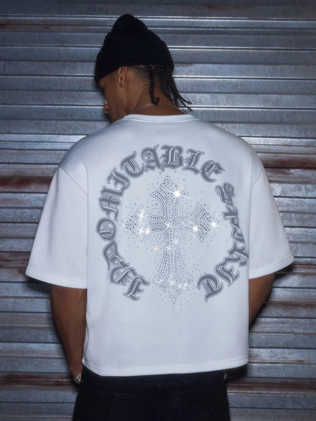 AXEPEAK Men's Casual Loose Short Sleeve T-Shirt, White With Handmade Rhinestone Patch, Summer