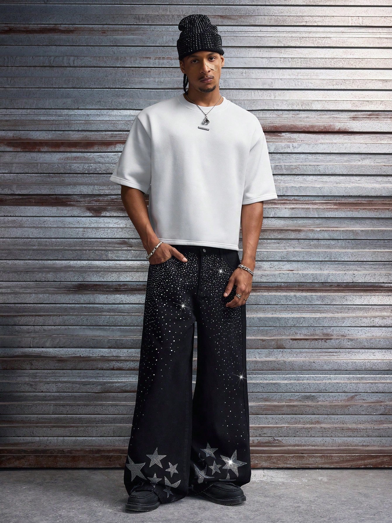AXEPEAK Men's Casual Loose Short Sleeve T-Shirt, White With Handmade Rhinestone Patch, Summer